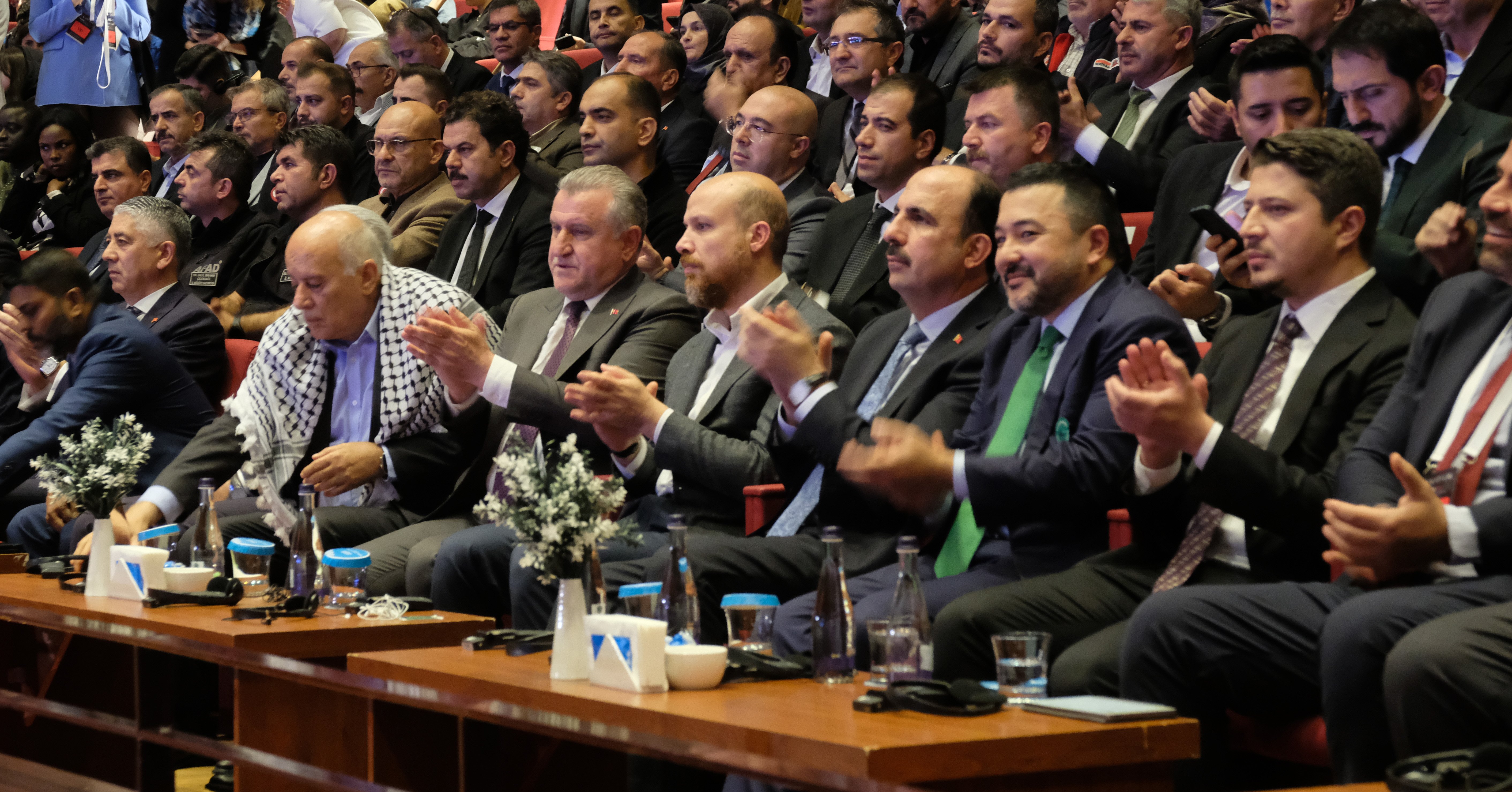 Konya’da düzenlenen Filistin Günü etkinliğine katılan Bakan Osman Aşkın Bak ve protokol üyeleri