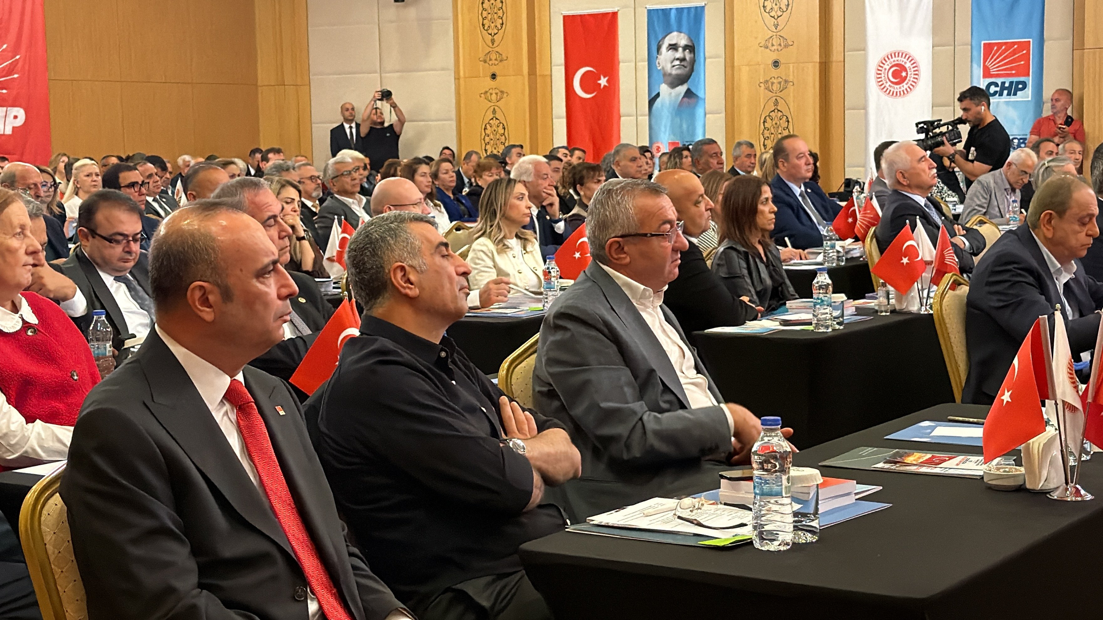 CHP toplantısından görüntü