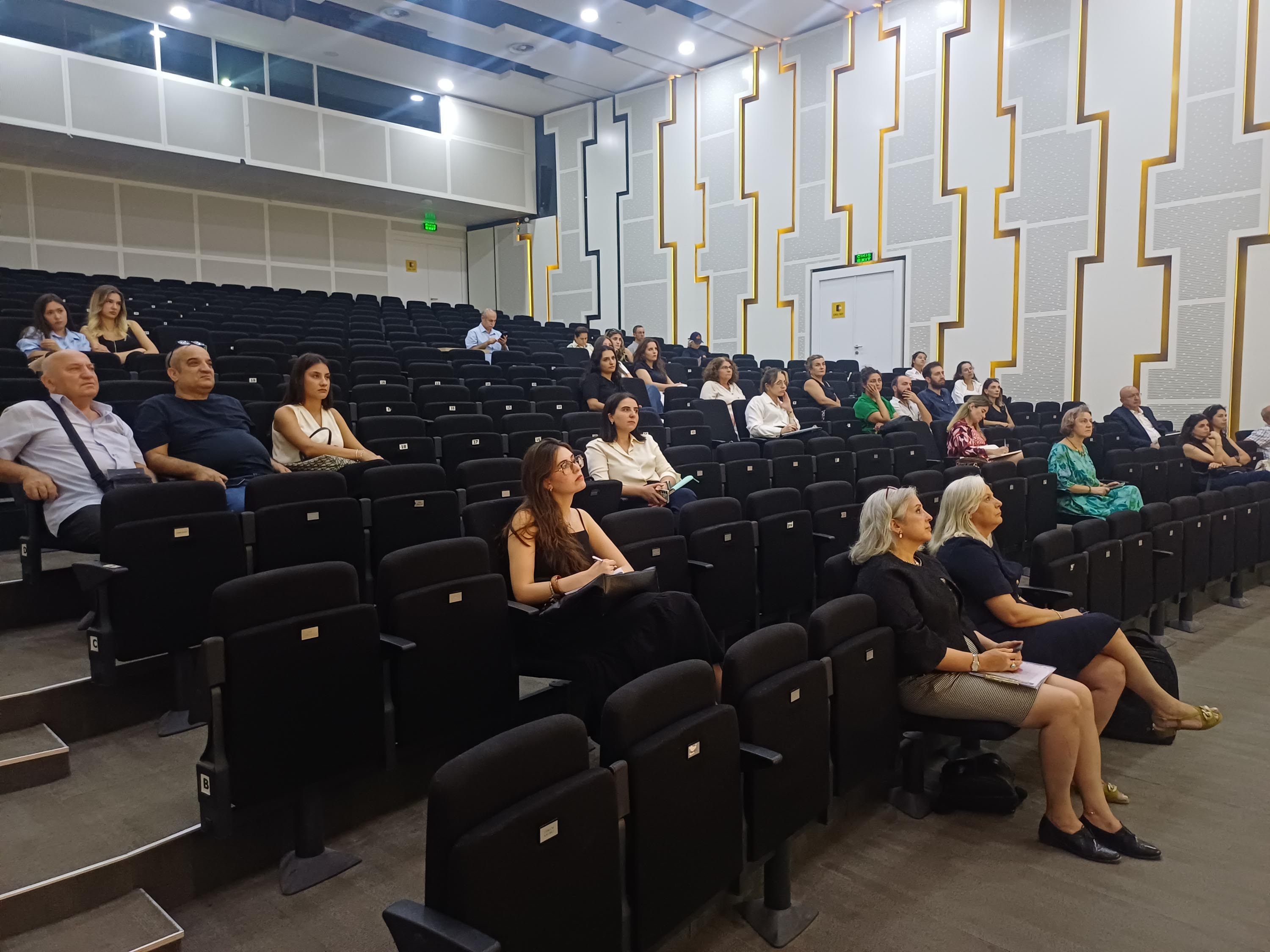İklim değişikliği paneli katılımcıları