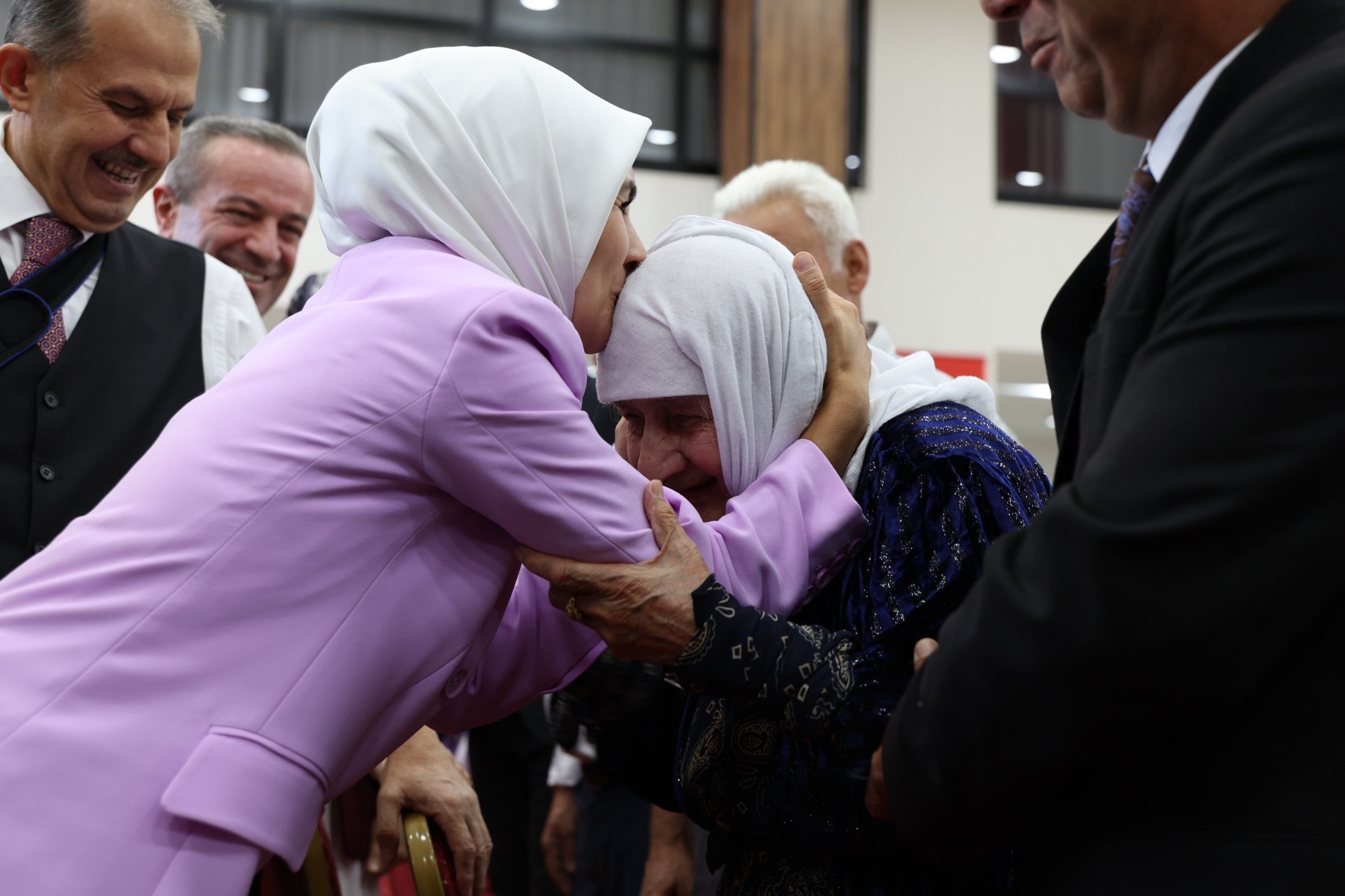 Aile ve Sosyal Hizmetler Bakanı Mahinur Özdemir Göktaş, Hakkari