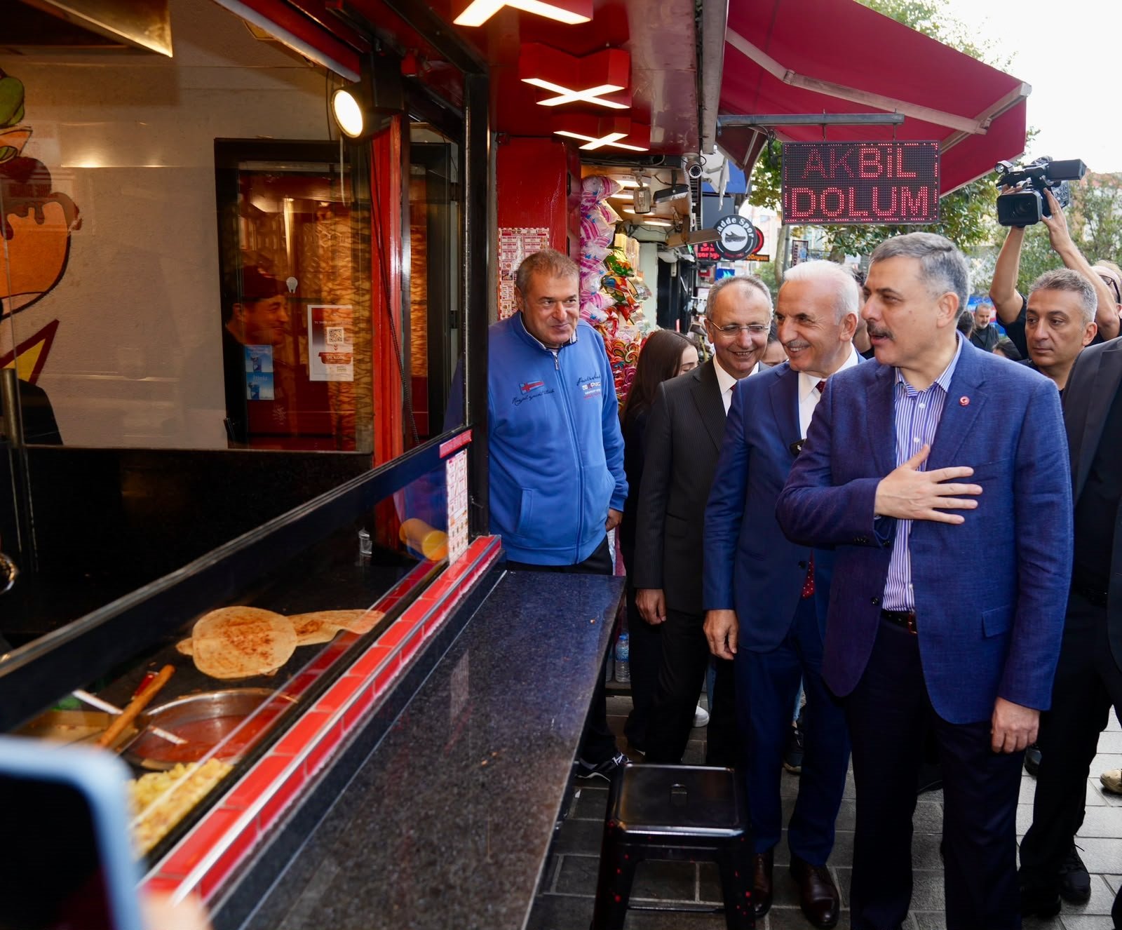 İçişleri Bakanı Mustafa Çiftçi Alemdağ Caddesi esnaf ziyareti