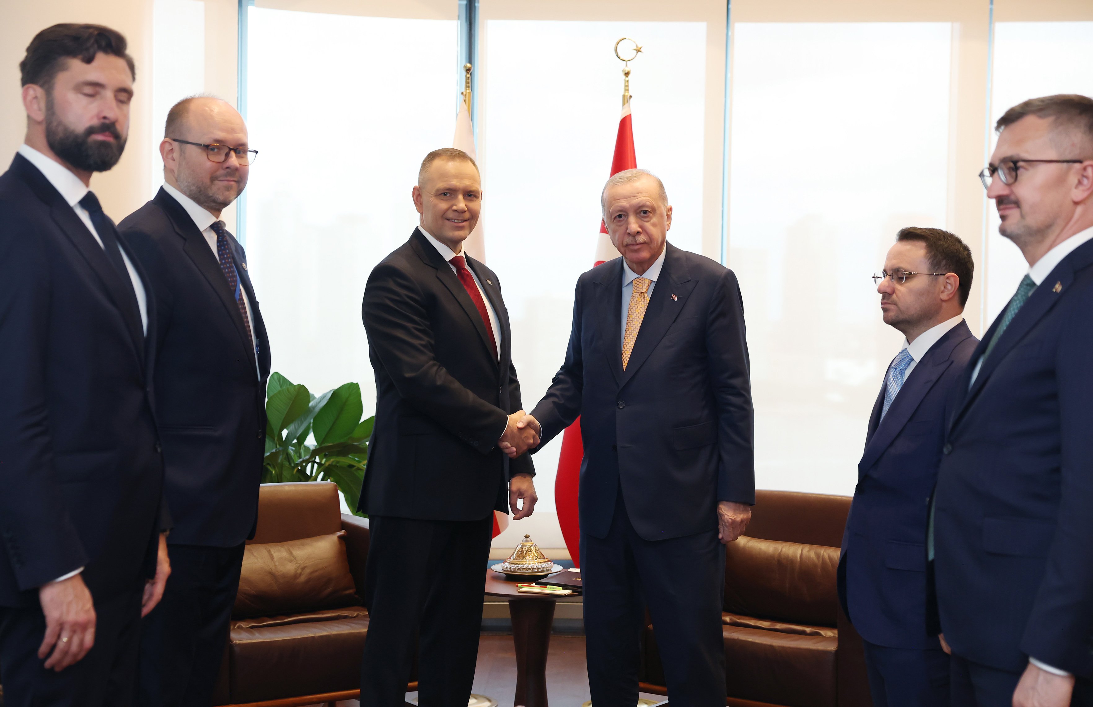 Cumhurbaşkanı Erdoğan, Polonya Cumhurbaşkanı Nawrocki ile görüştü