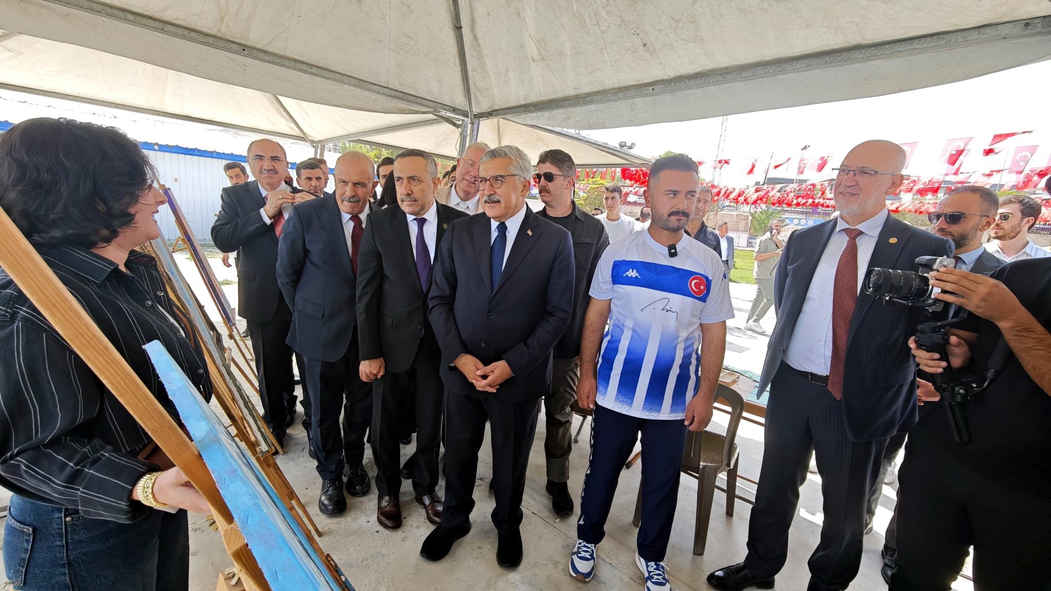 AK Parti Genel Başkan Yardımcısı Hüseyin Yayman Van\