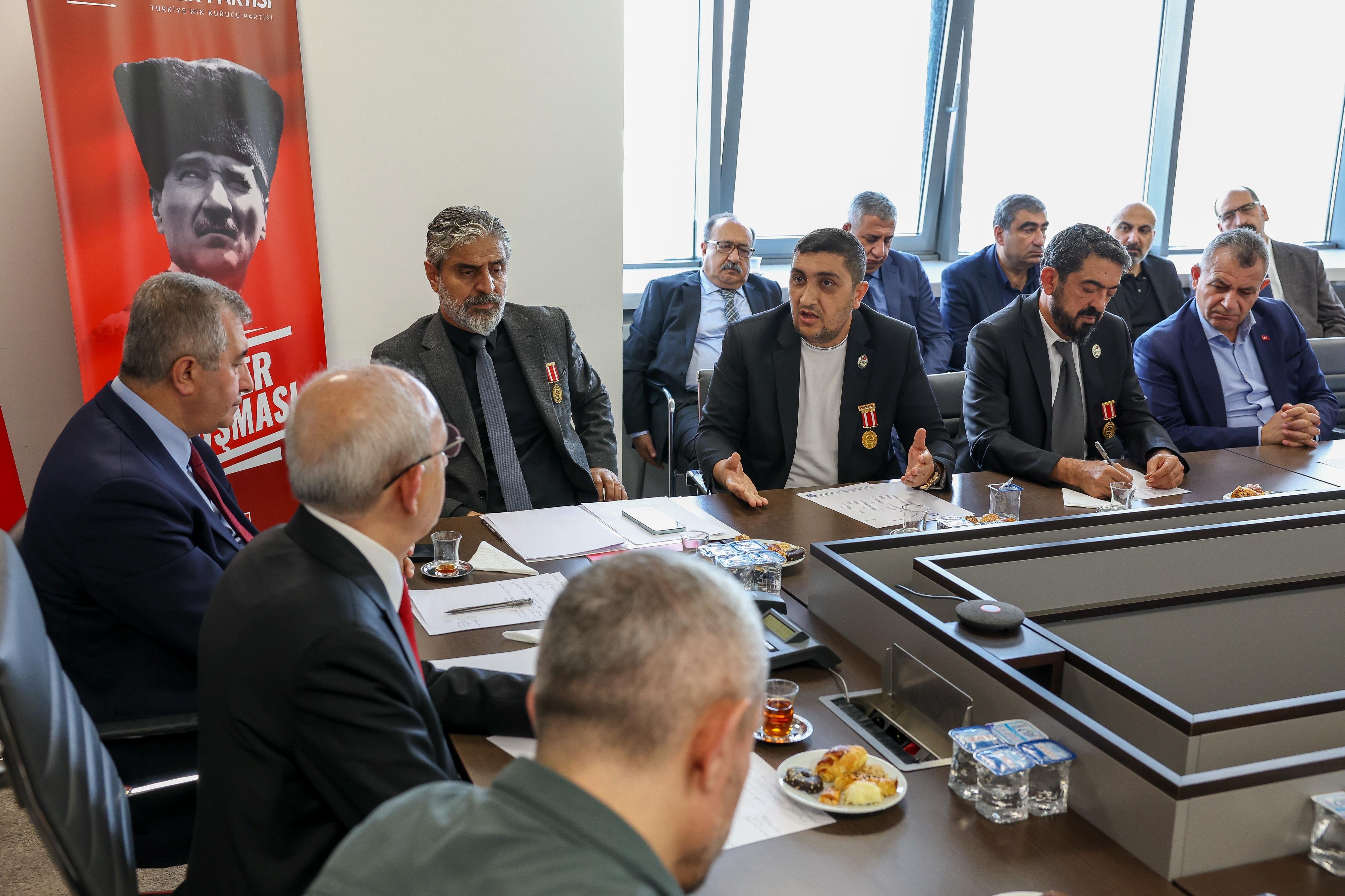 CHP Genel Başkanı Kemal Kılıçdaroğlu gazilerle bir araya geldi