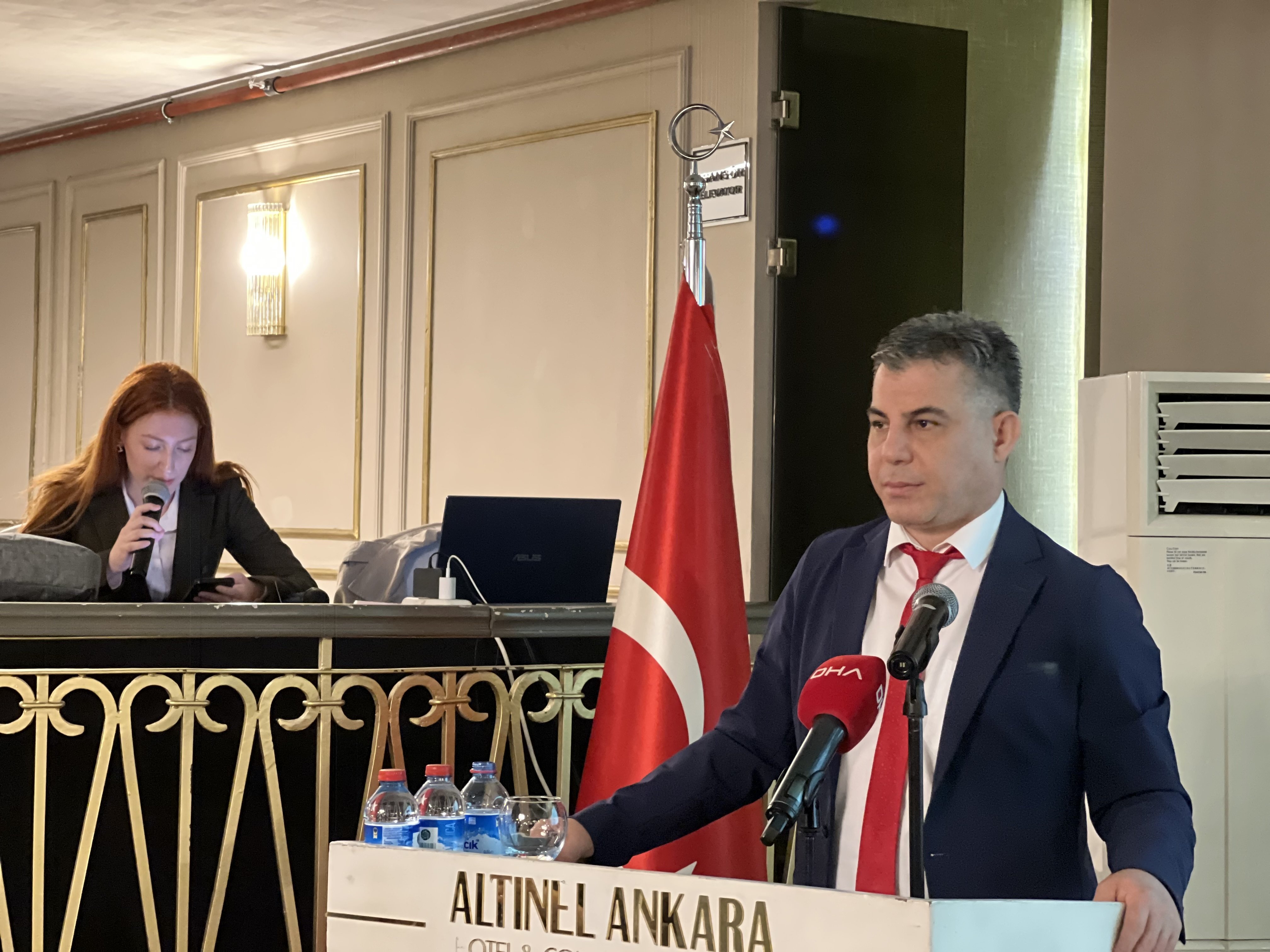 SANKON Genel Başkanı Feridun Cevahiroğlu zirvede konuşma yaptı