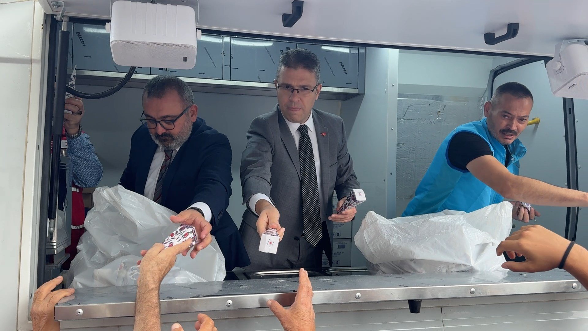 Saygı duruşu ve İstiklal Marşı