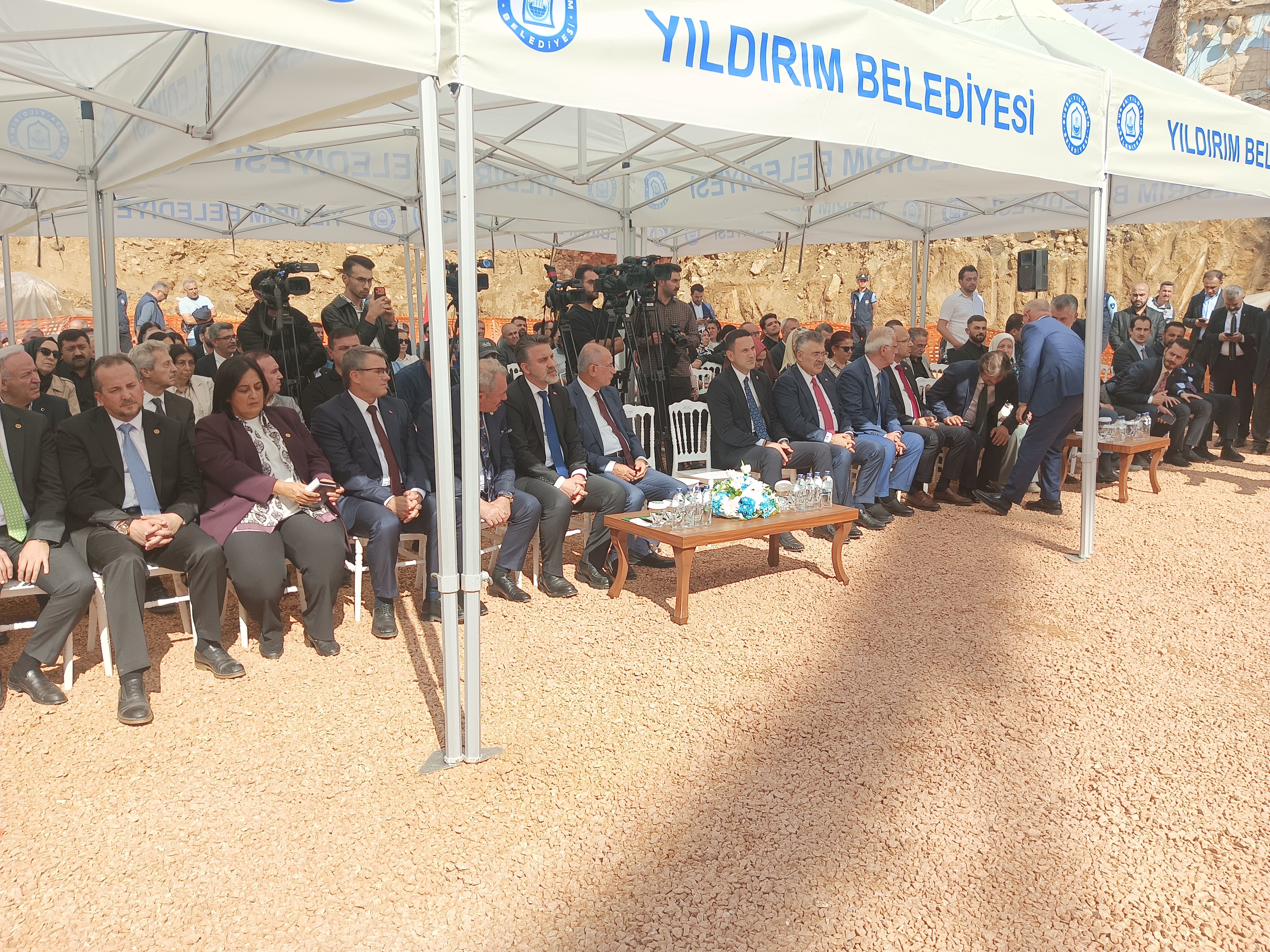 Efkan Ala, temel atma töreninde vatandaşlara hitap etti.