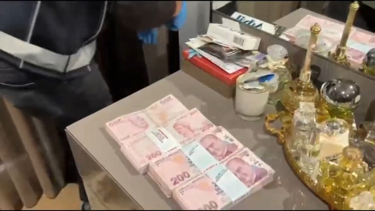 İstanbul merkezli 13 ilde operasyon