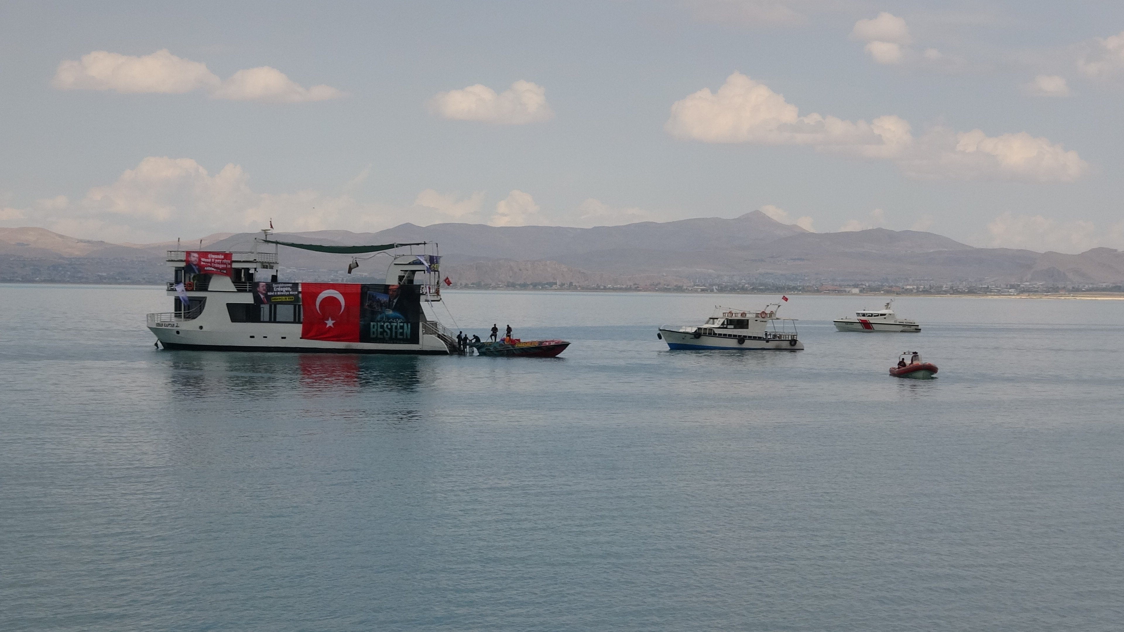 Hüseyin Yayman AK Gençlik Van GölFest programına katıldı