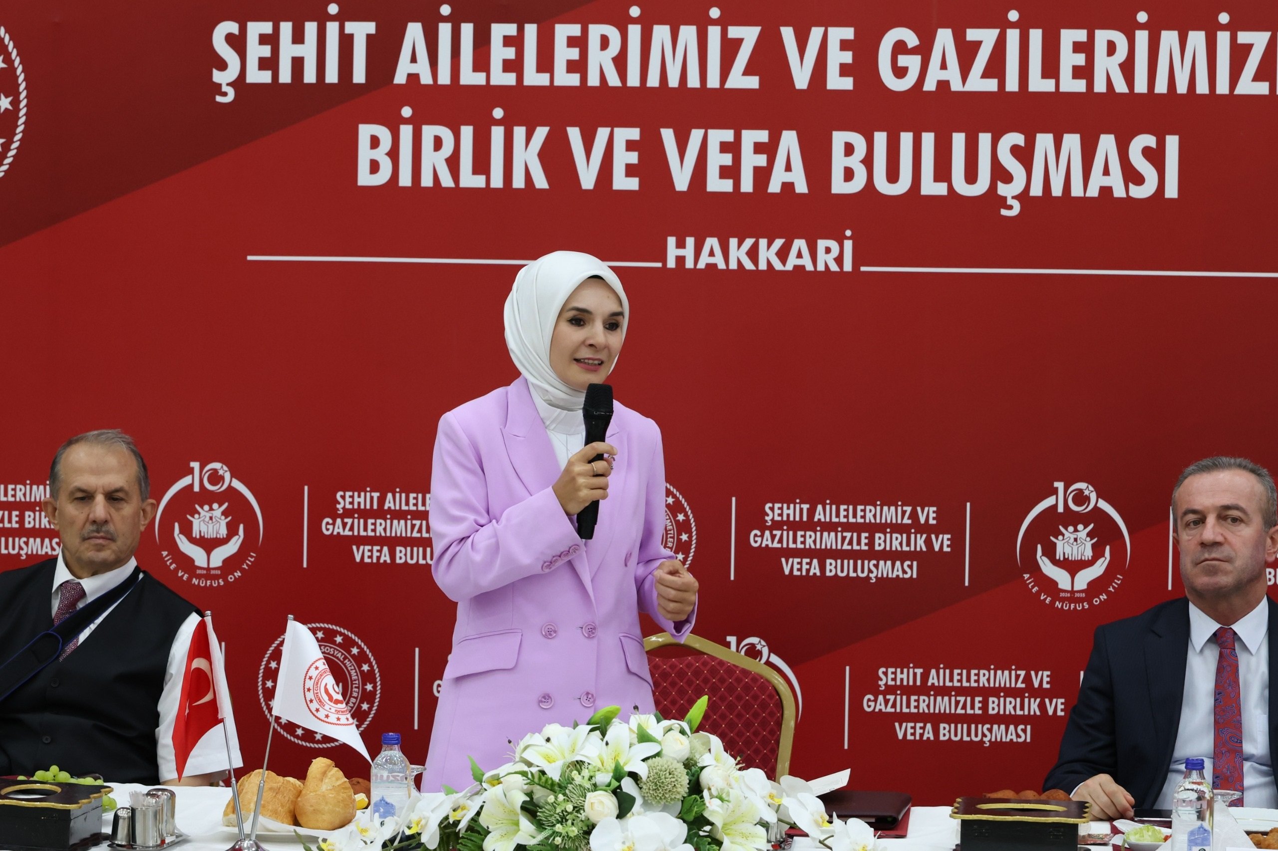 Bakan Göktaş ve şehit yakınları, Hakkari
