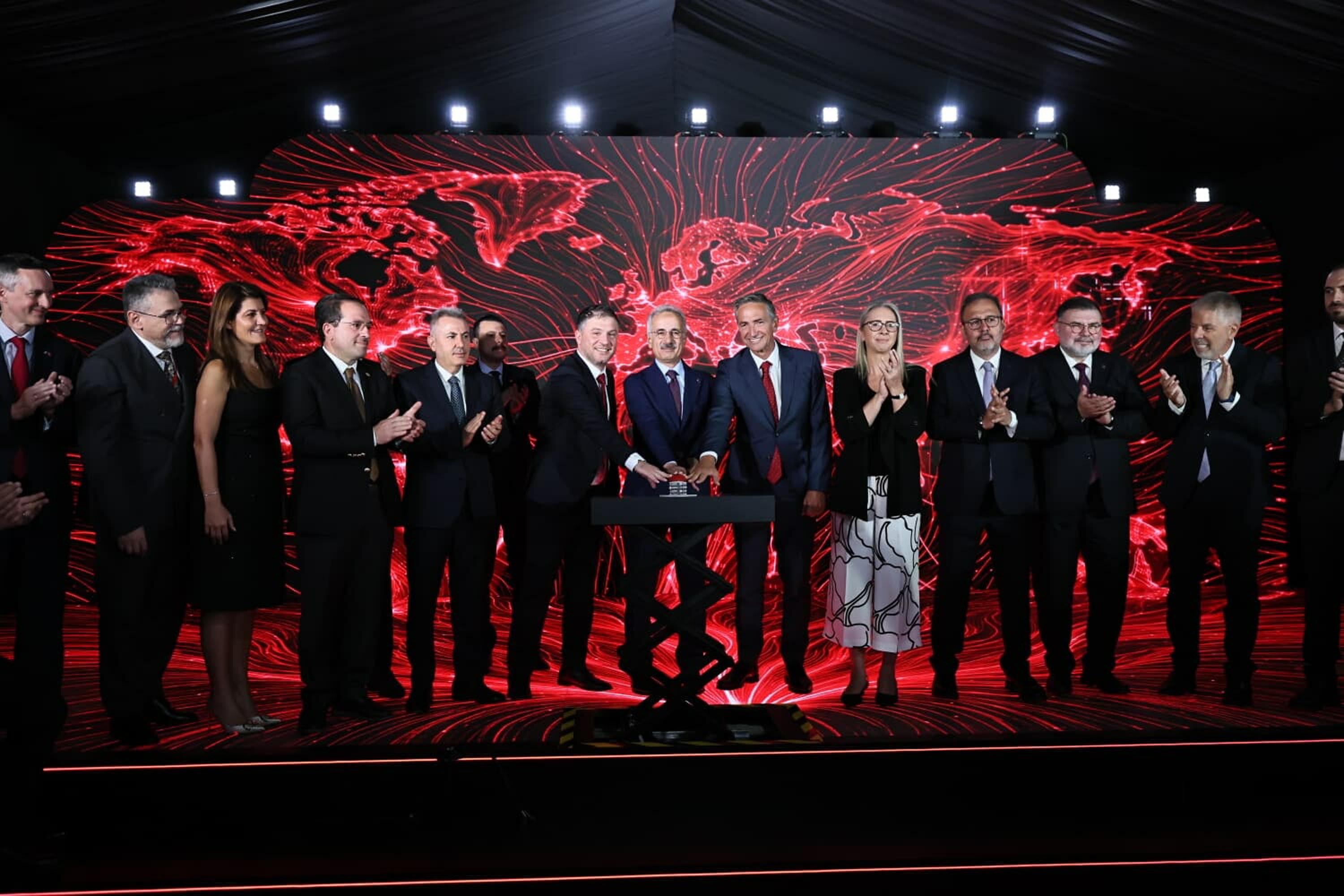 Bakan Uraloğlu Vodafone Veri Merkezi Açılışında