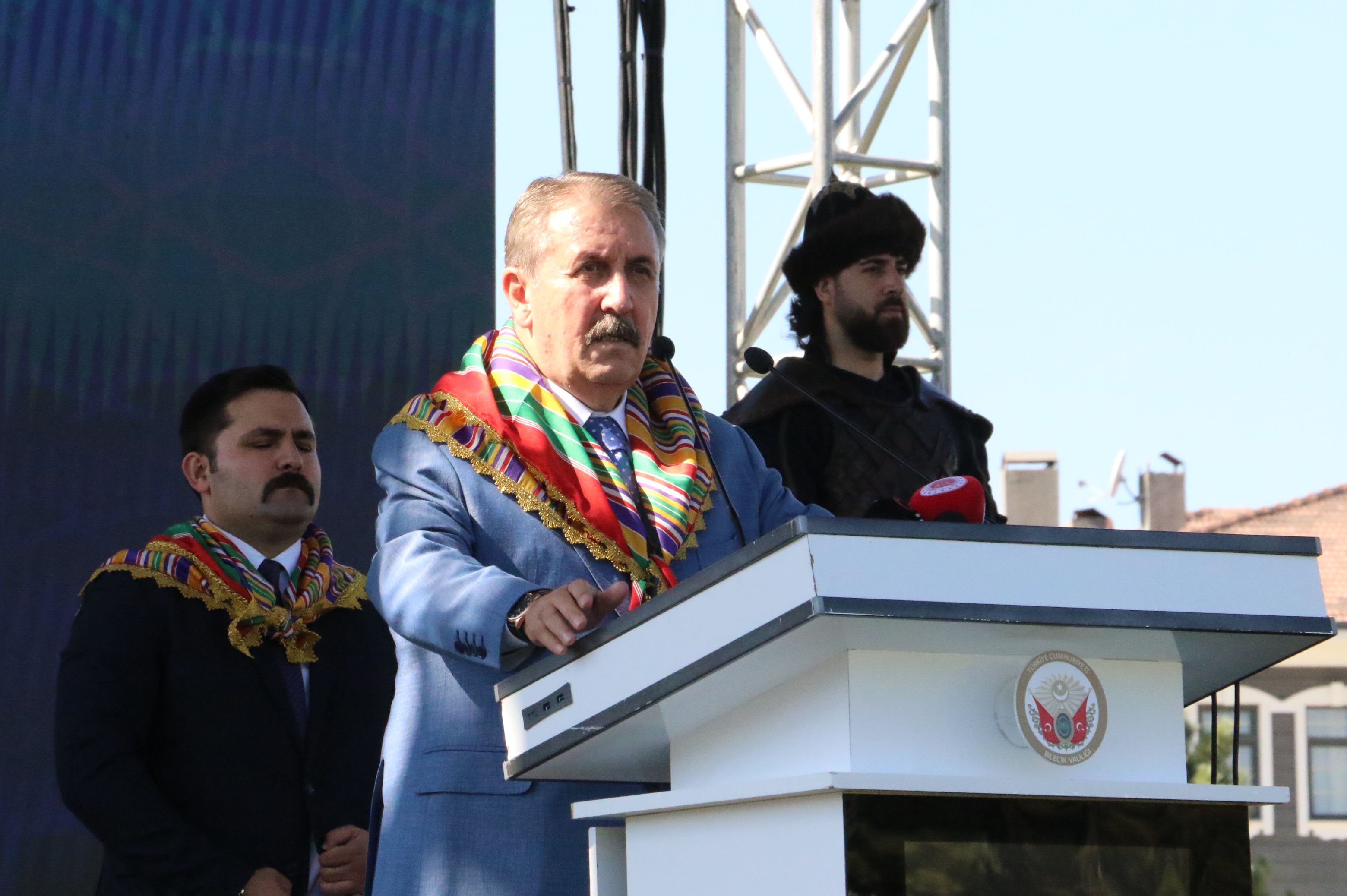 BBP Genel Başkanı Mustafa Destici konuşma yaparken