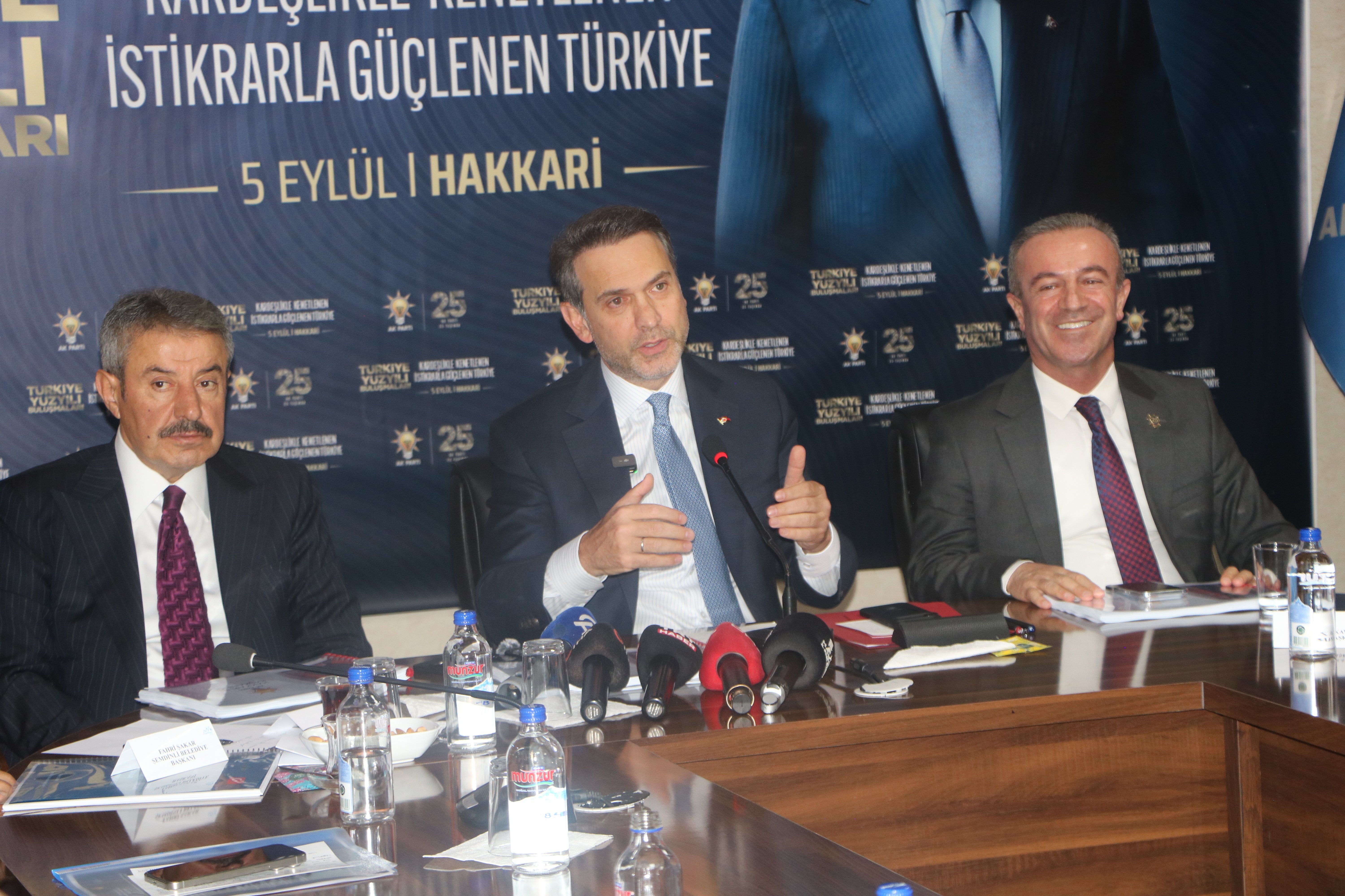 Bakan Bayraktar Hakkari ziyareti