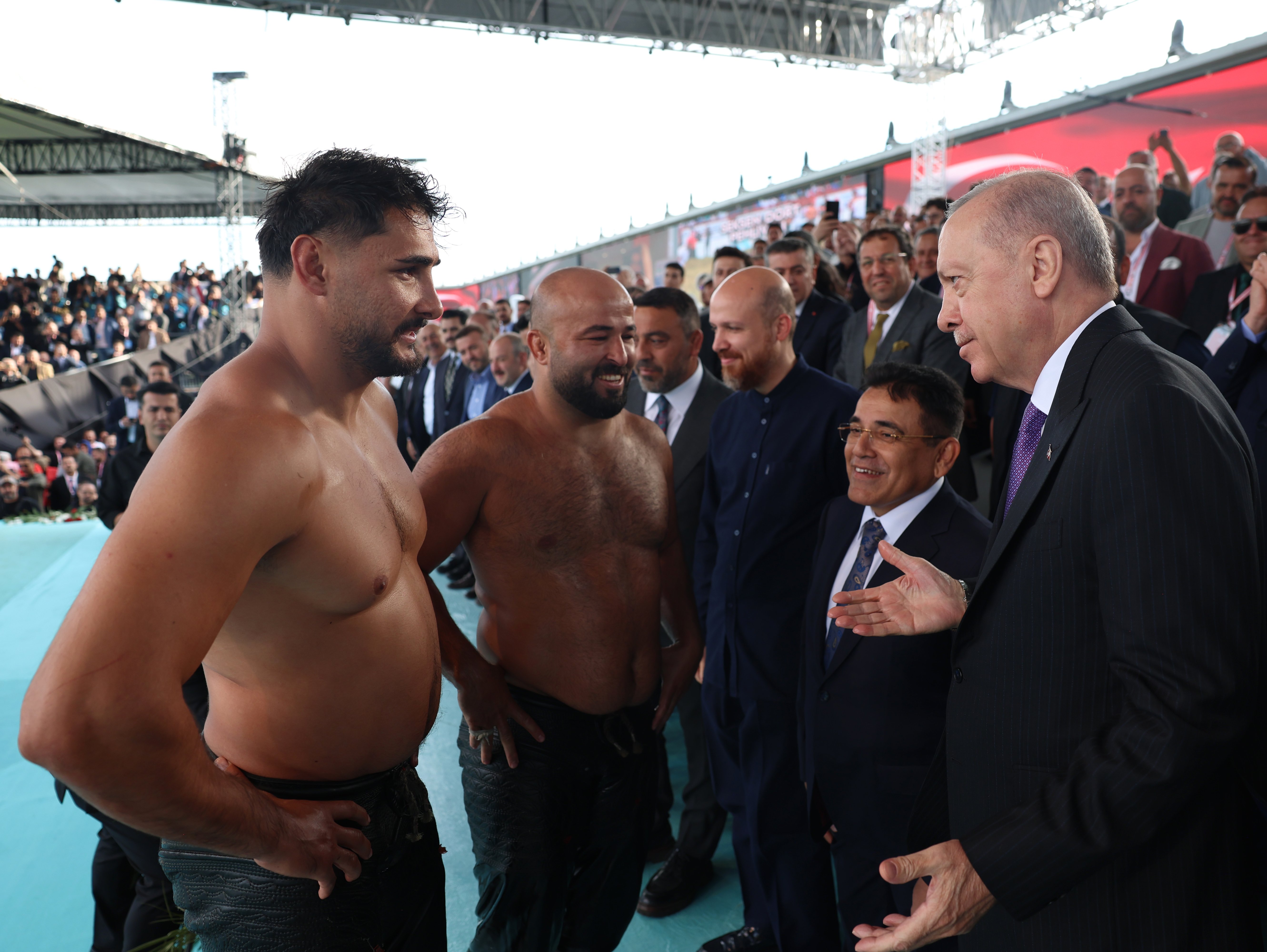 Cumhurbaşkanı Erdoğan Yağlı Güreş Cumhurbaşkanlığı Kupası final mücadelelerini izledi