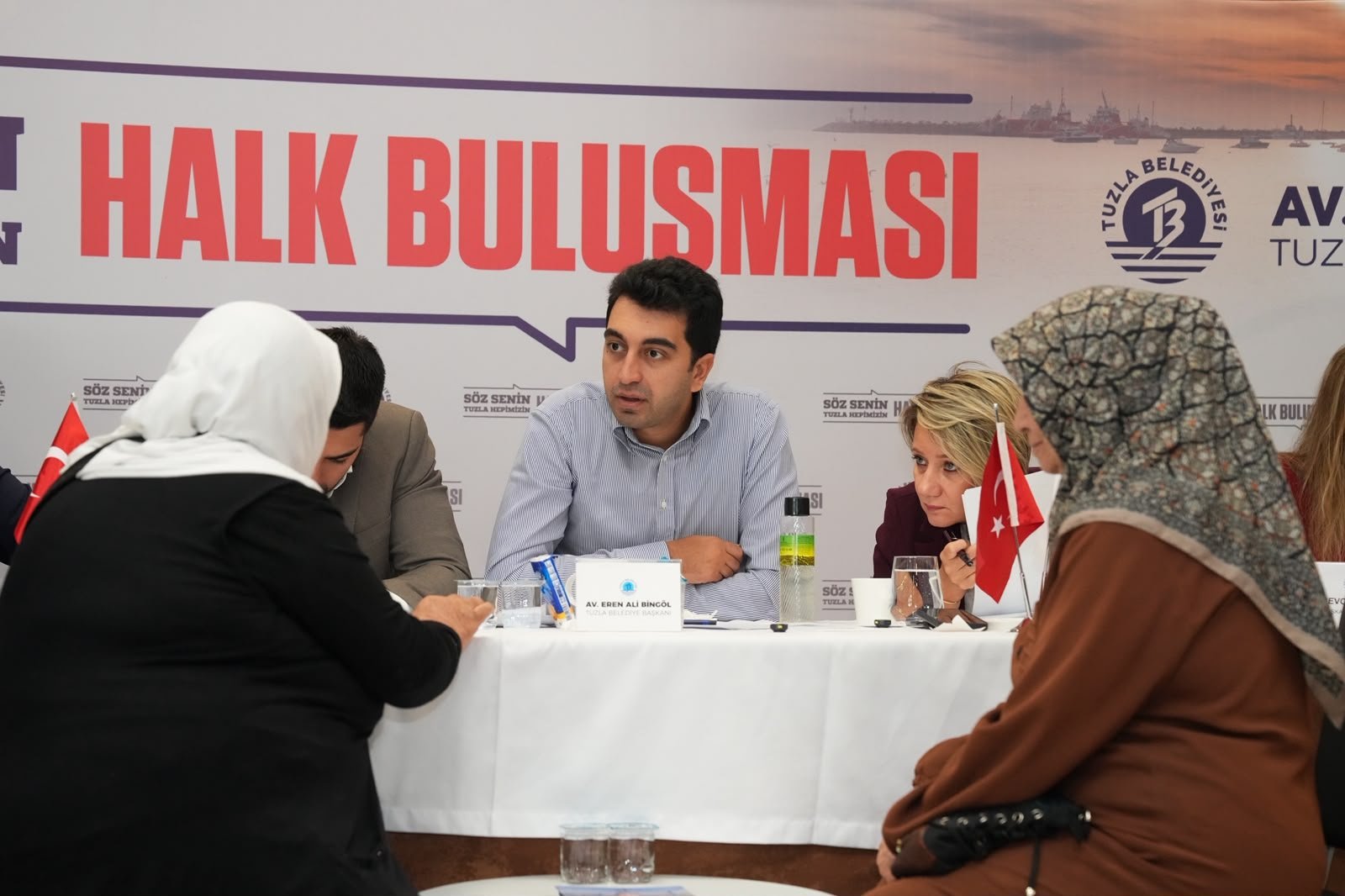 Başkan Bingöl vatandaşları dinliyor