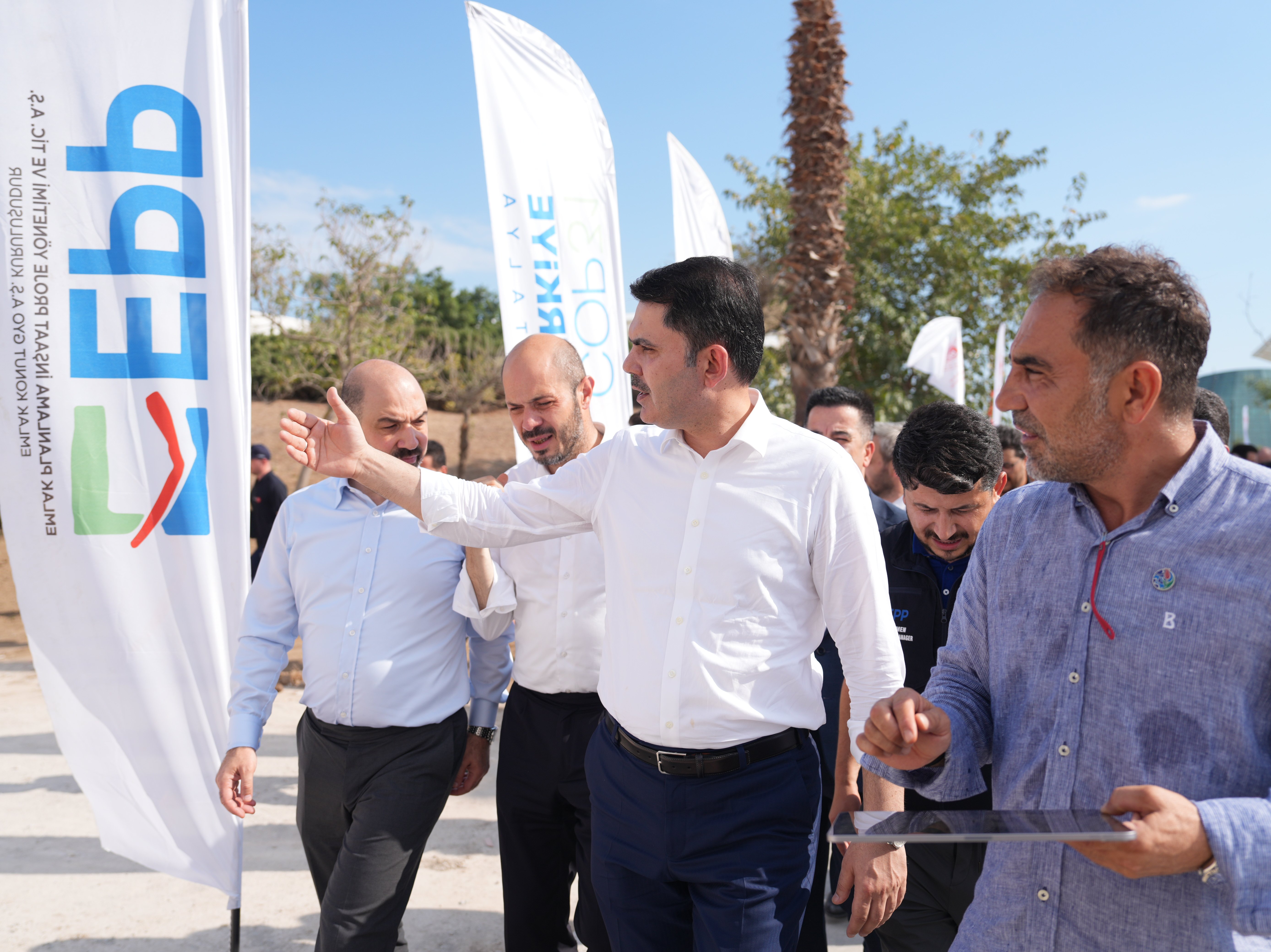Murat Kurum COP31 alanını gezdi