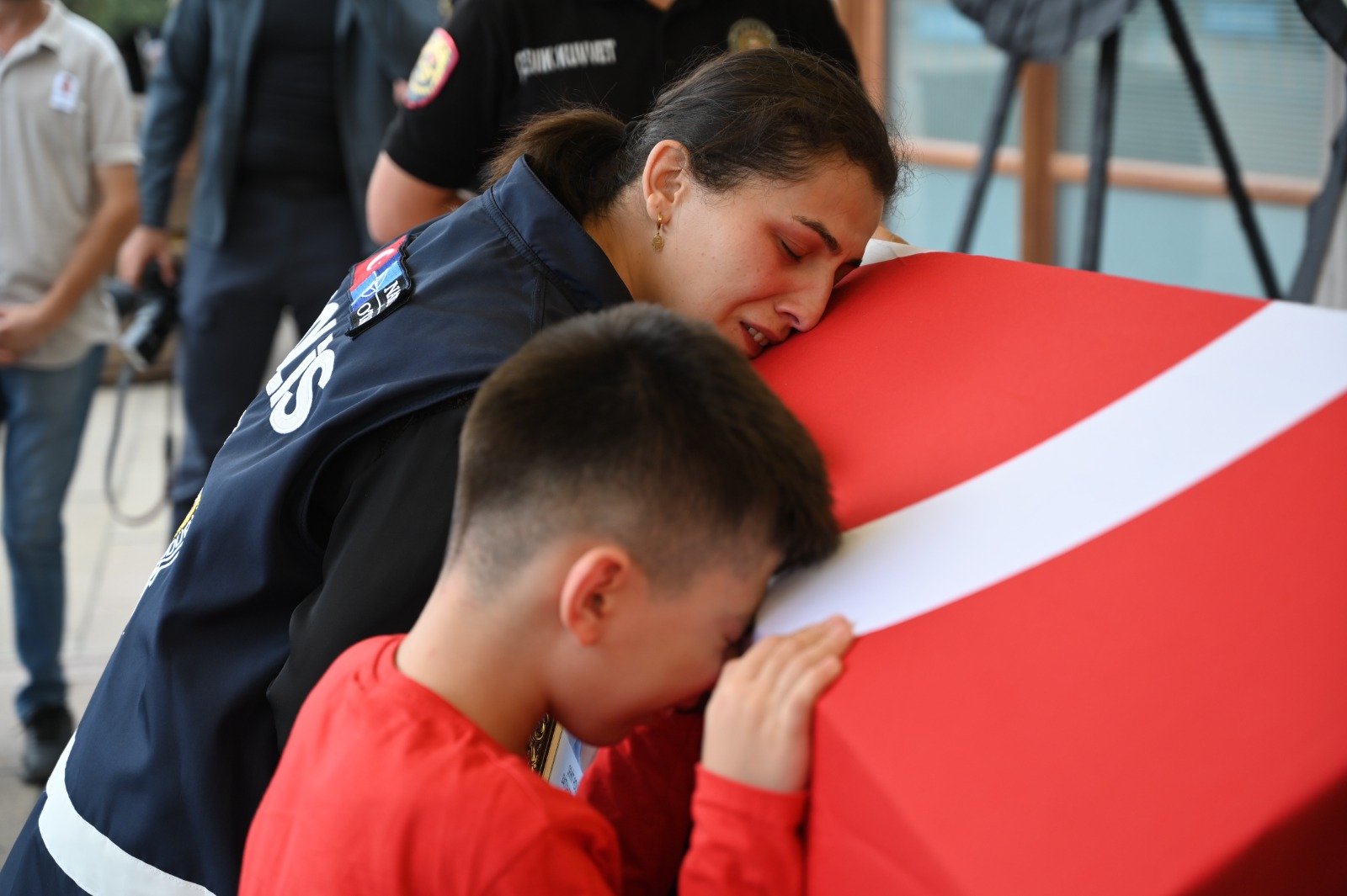 Şehit polis memuru Batuhan Sarıyalçınkaya için düzenlenen tören