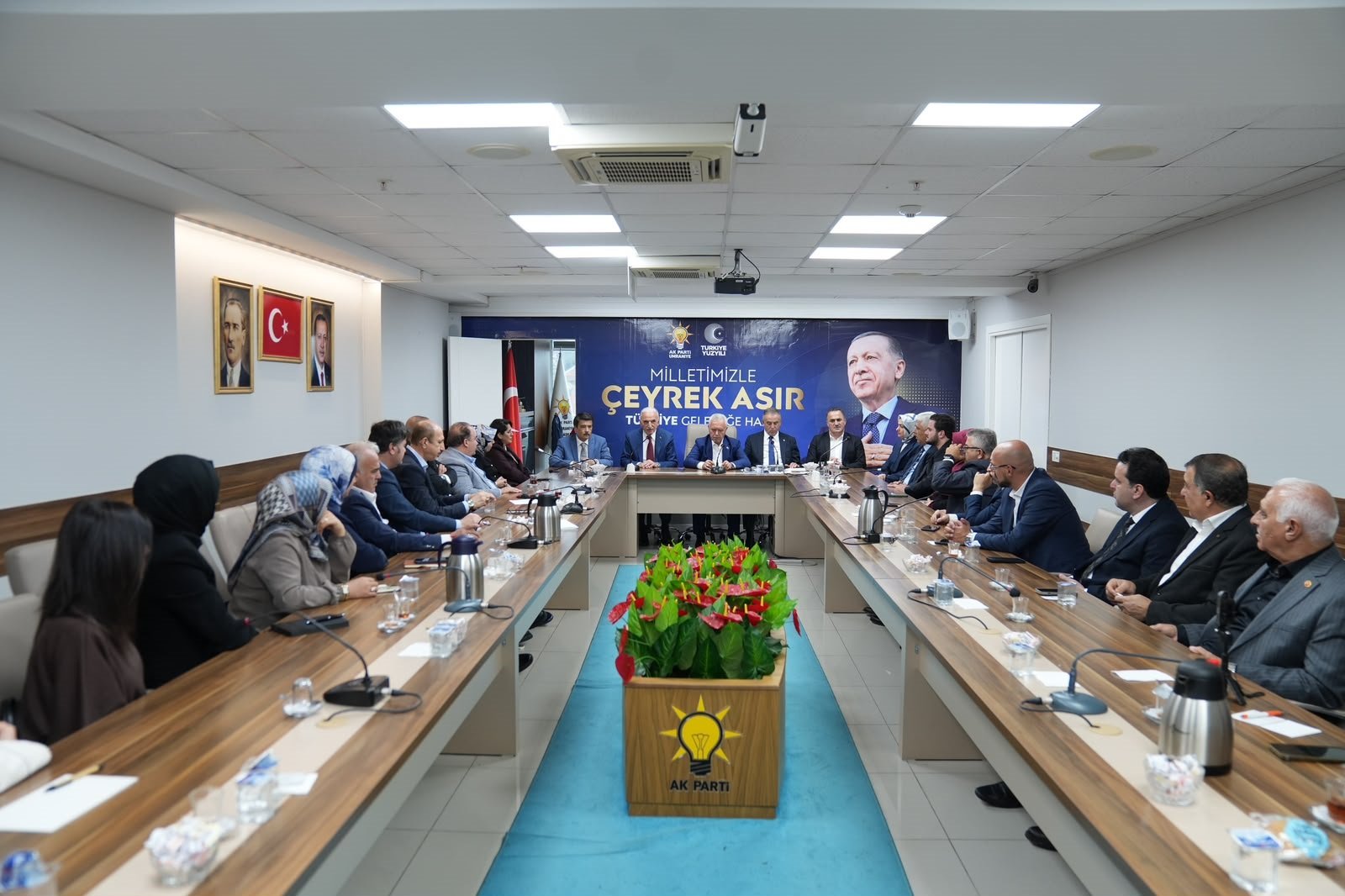 Bakan Mustafa Çiftçi AK Parti Ümraniye İlçe Başkanlığı ziyareti