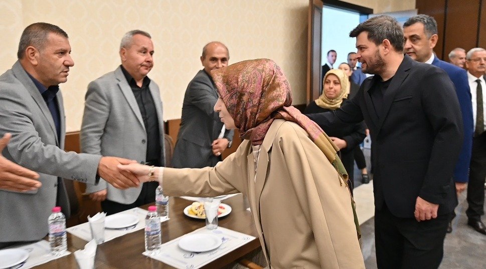 AK Parti Grup Başkan Vekili Leyla Şahin Usta