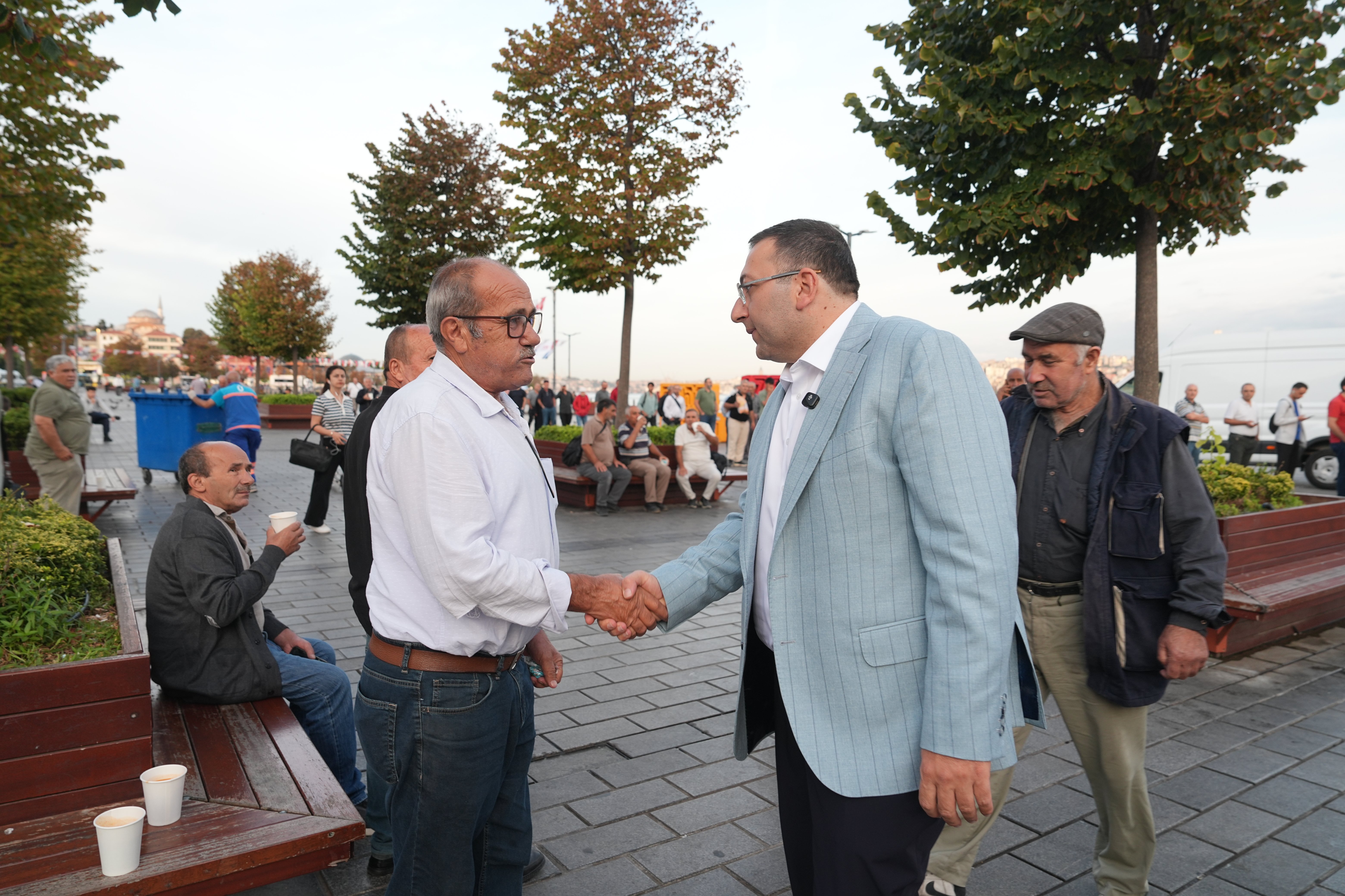 Üsküdar Belediye Başkan Vekili Dündar Ziya Gültekin esnaf ziyareti