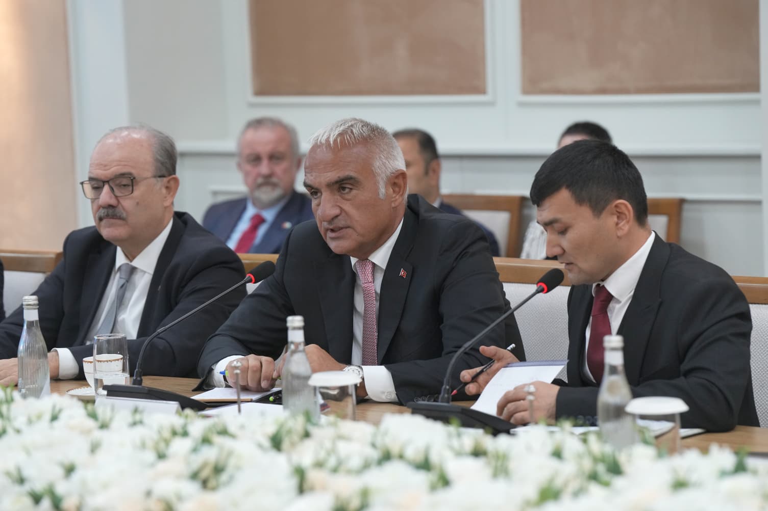 Bakan Ersoy Özbekistan Turizm Komitesi Başkanı ile görüştü