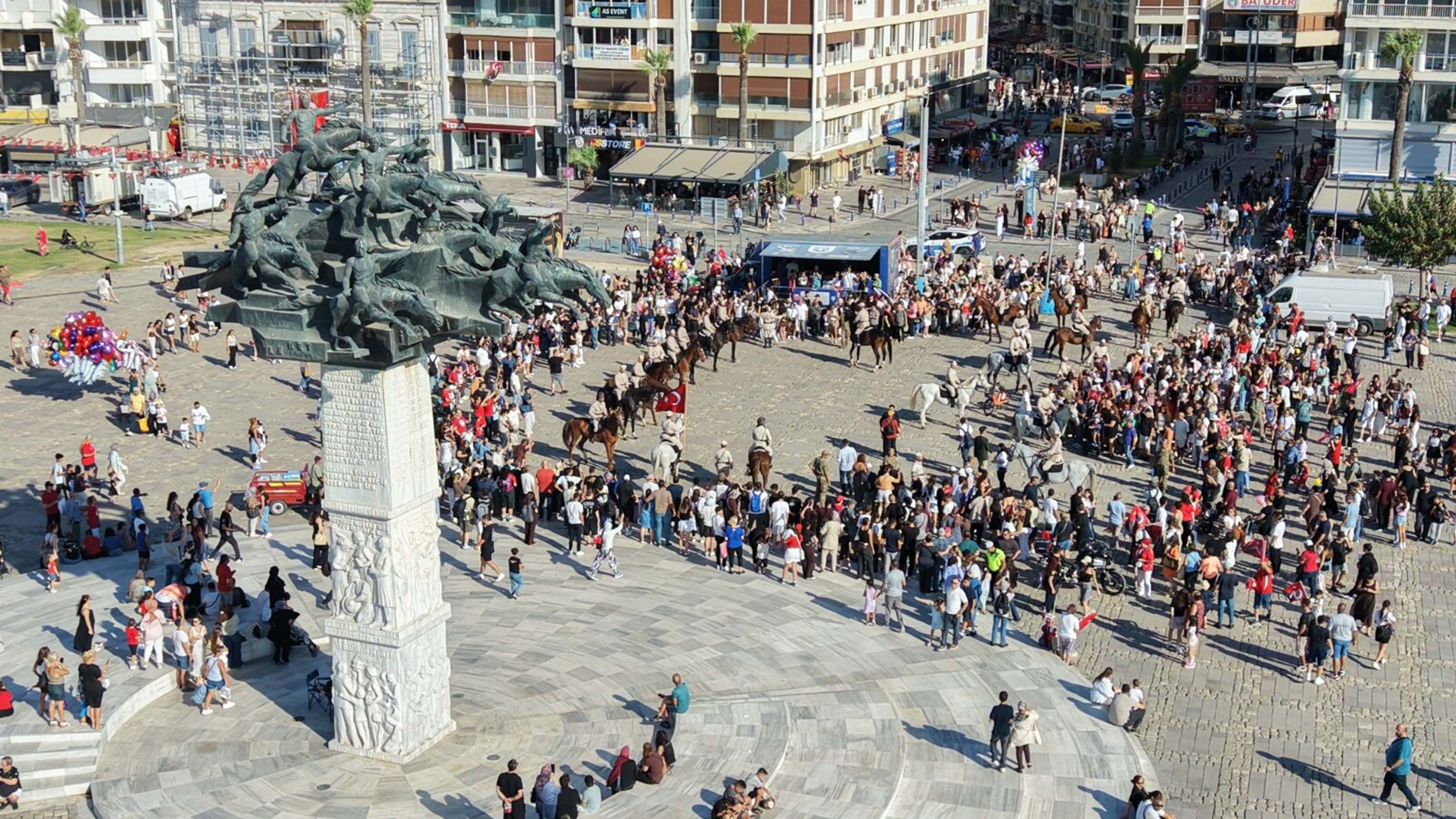 İzmir Zafer Yürüyüşü