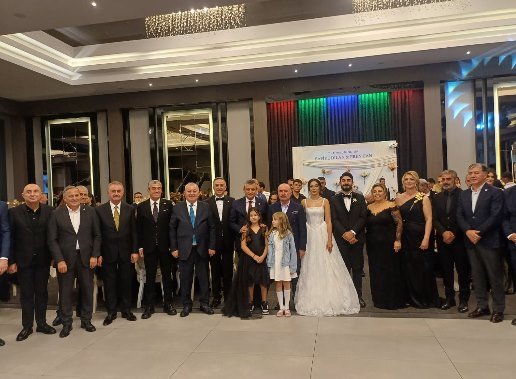 Özgür Özel düğün töreni