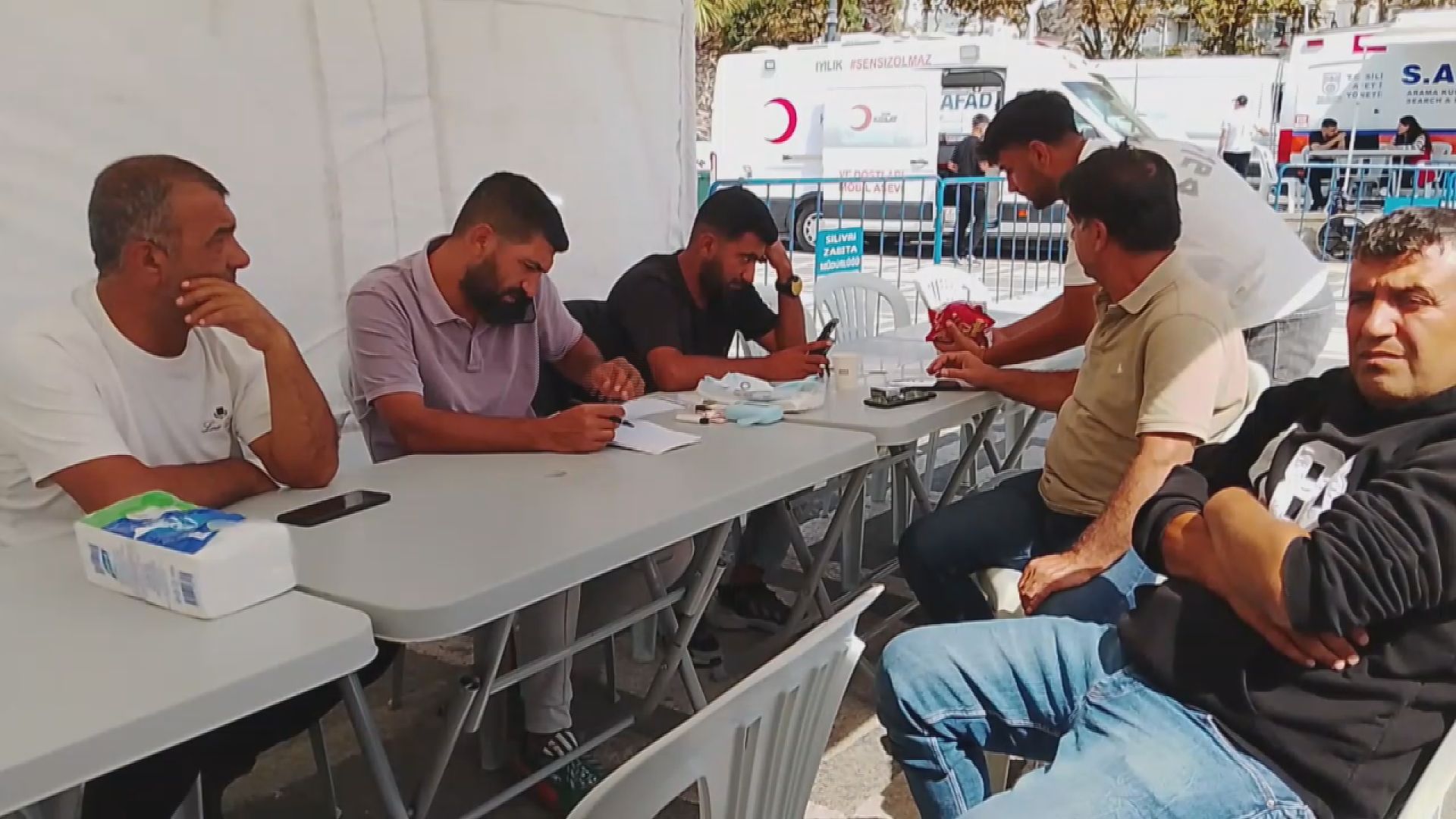 Batan geminin enkazına ulaşan arama kurtarma ekipleri