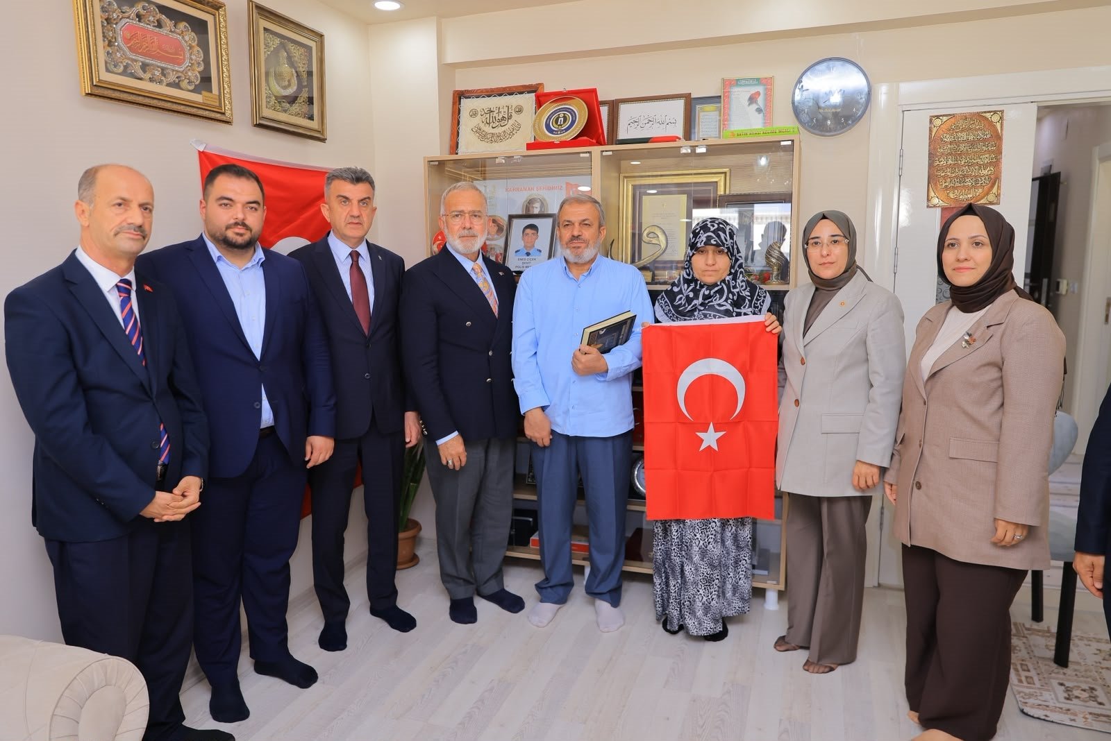 AK Parti Grup Başkanvekili Bahadır Yenişehirlioğlu, şehit ailesini ziyaret etti