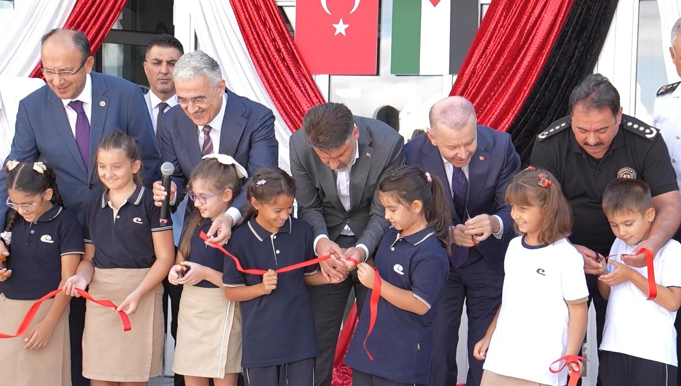 Filistinli öğrenci Esil Keşta, Bursa
