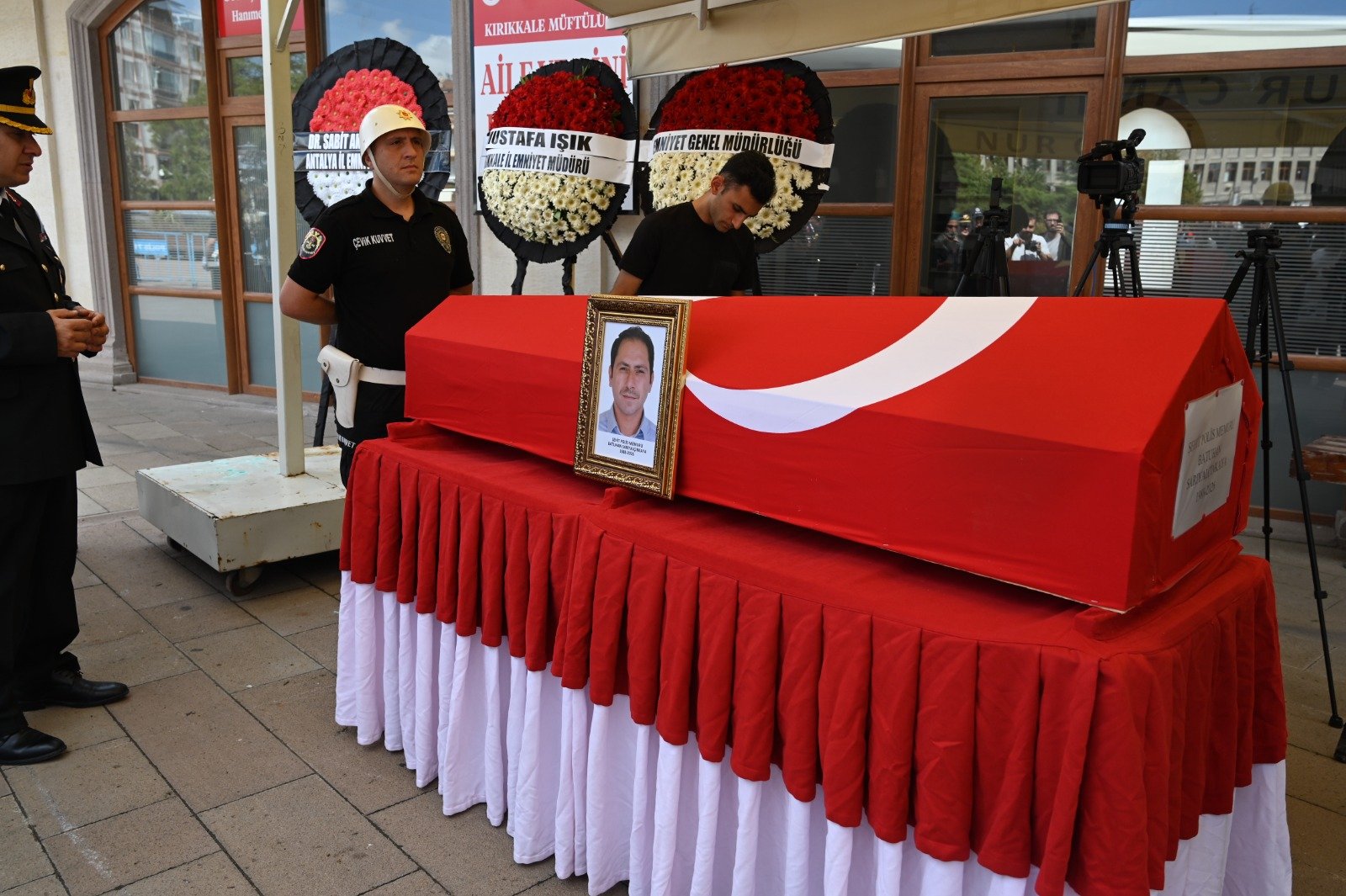 Şehit polis memuru Batuhan Sarıyalçınkaya için Kırıkkale Nur Camisi töreni