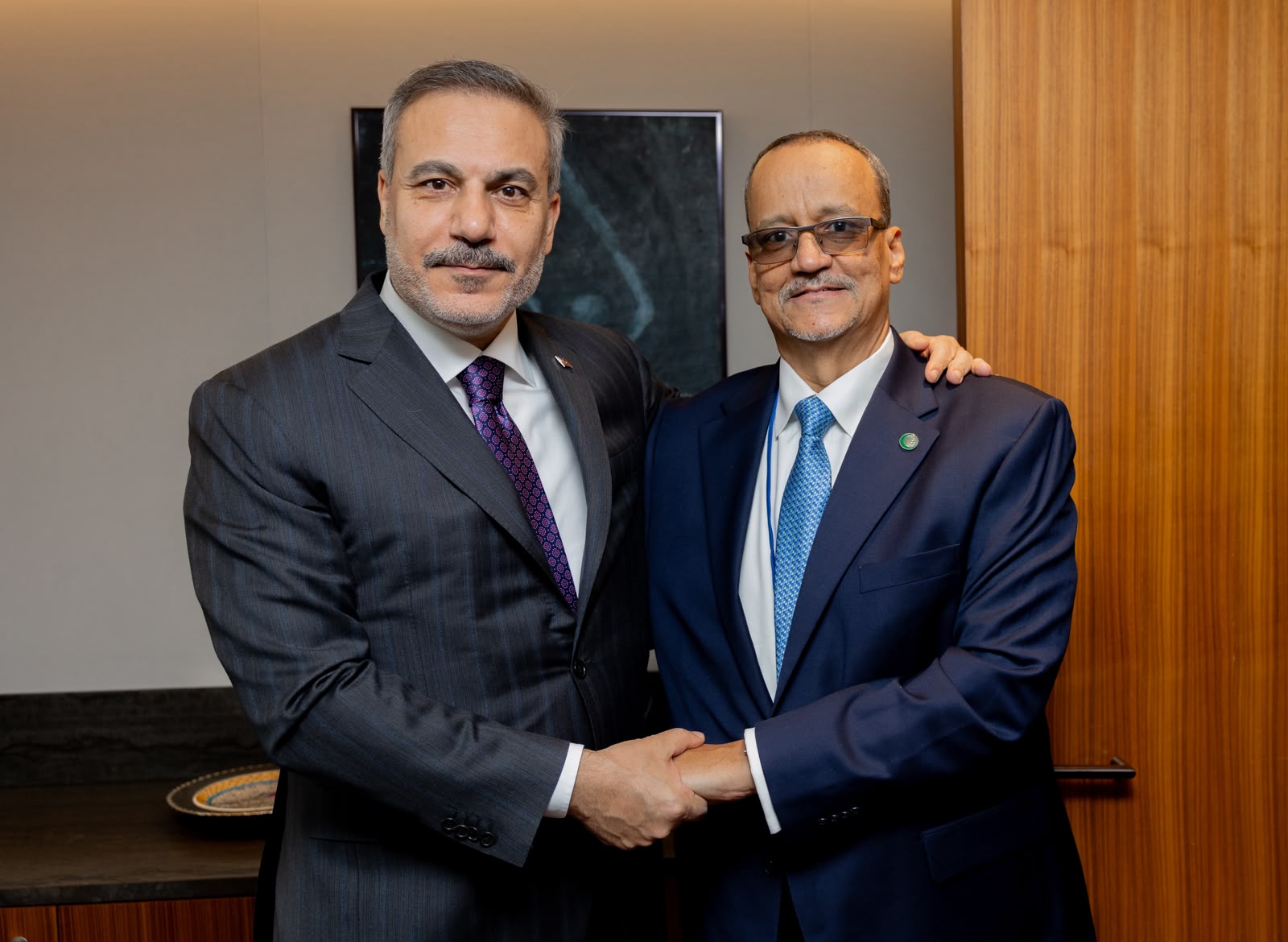 Dışişleri Bakanı Hakan Fidan, İİT Genel Sekreteri Ismail Ould Cheikh Ahmed ile görüştü