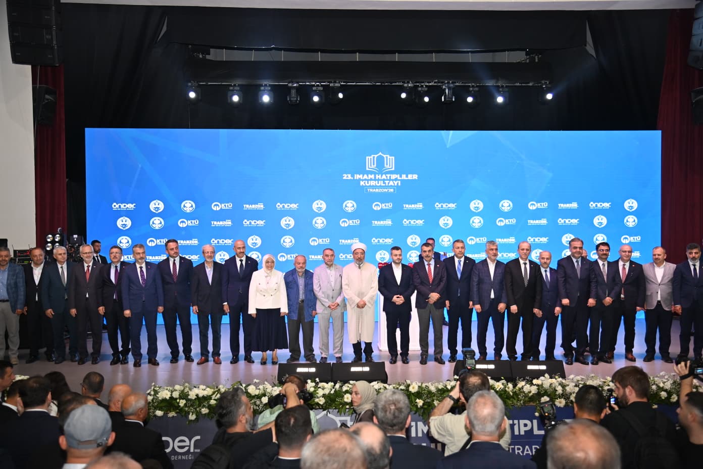Bakan Tekin imam hatip kurultayında