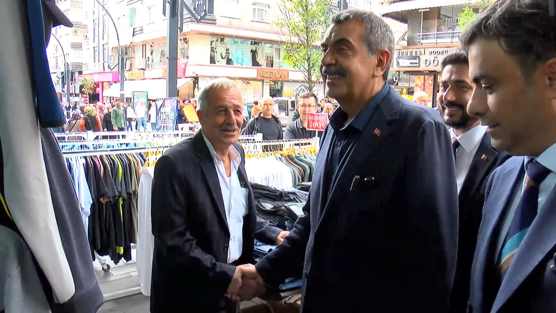 Bakan Tekin esnaf ziyareti