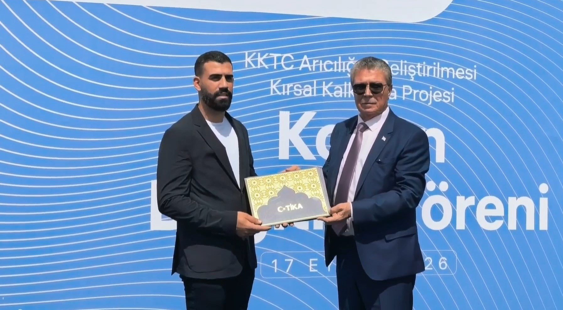 KKTC arıcılık projesi kovan dağıtım töreni