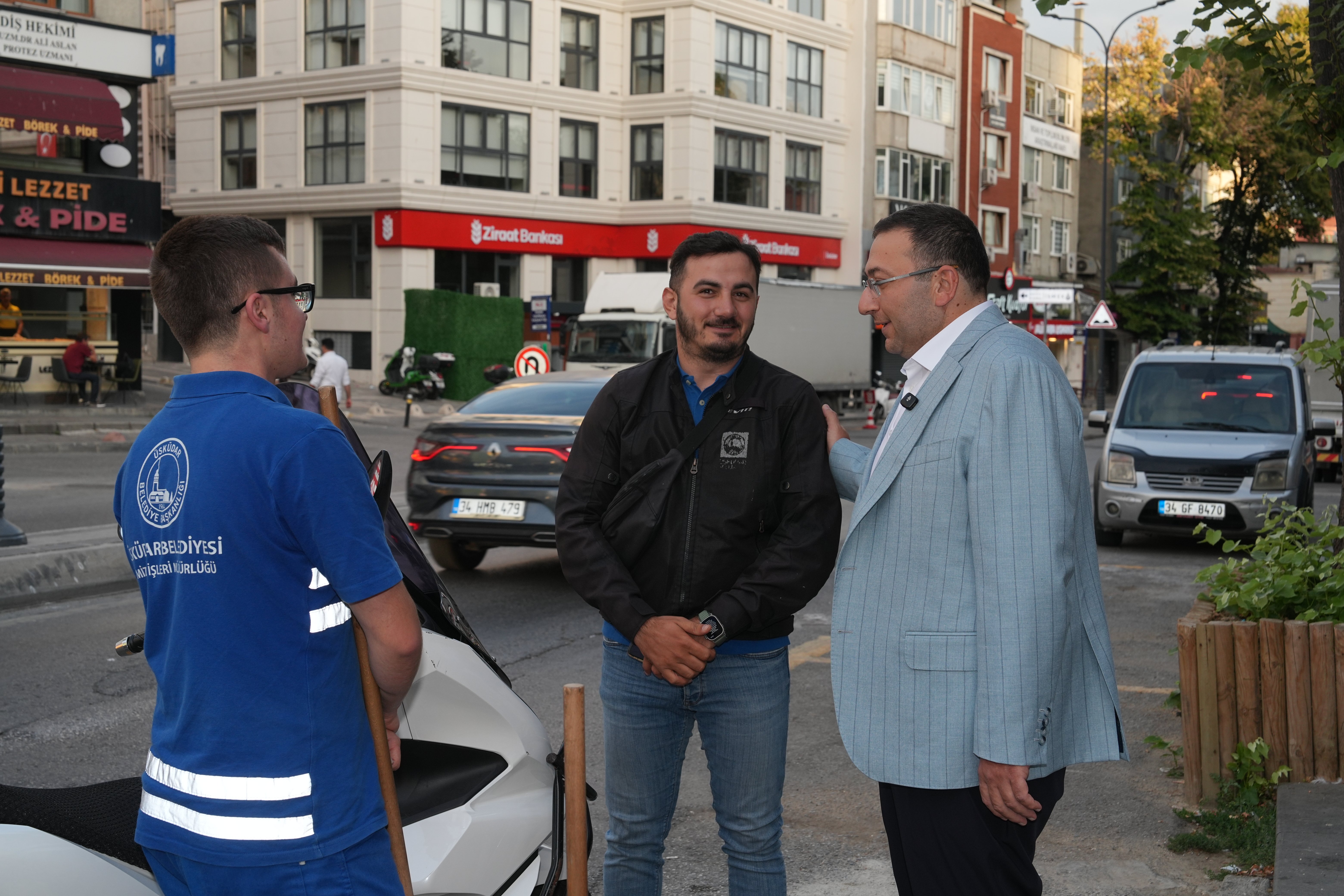 Üsküdar Belediye Başkan Vekili Gültekin öğrencilerle bir arada