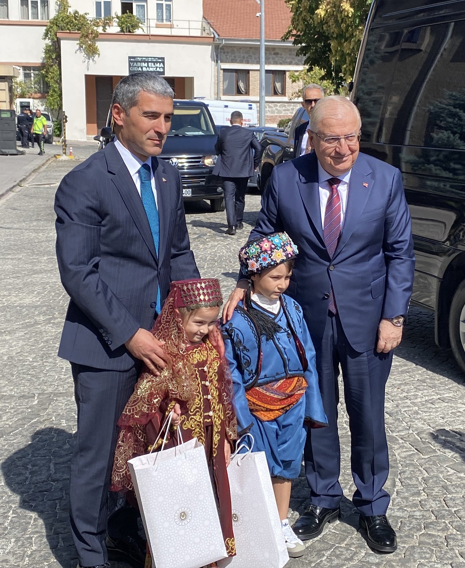 Milli Savunma Bakanı Yaşar Güler, AK Parti Afyonkarahisar İl Başkanlığında konuşma yaptı