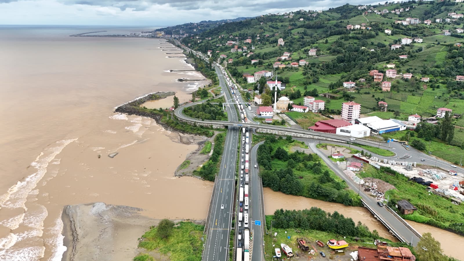 Rize sel felaketi İyidere Pazar ilçeleri