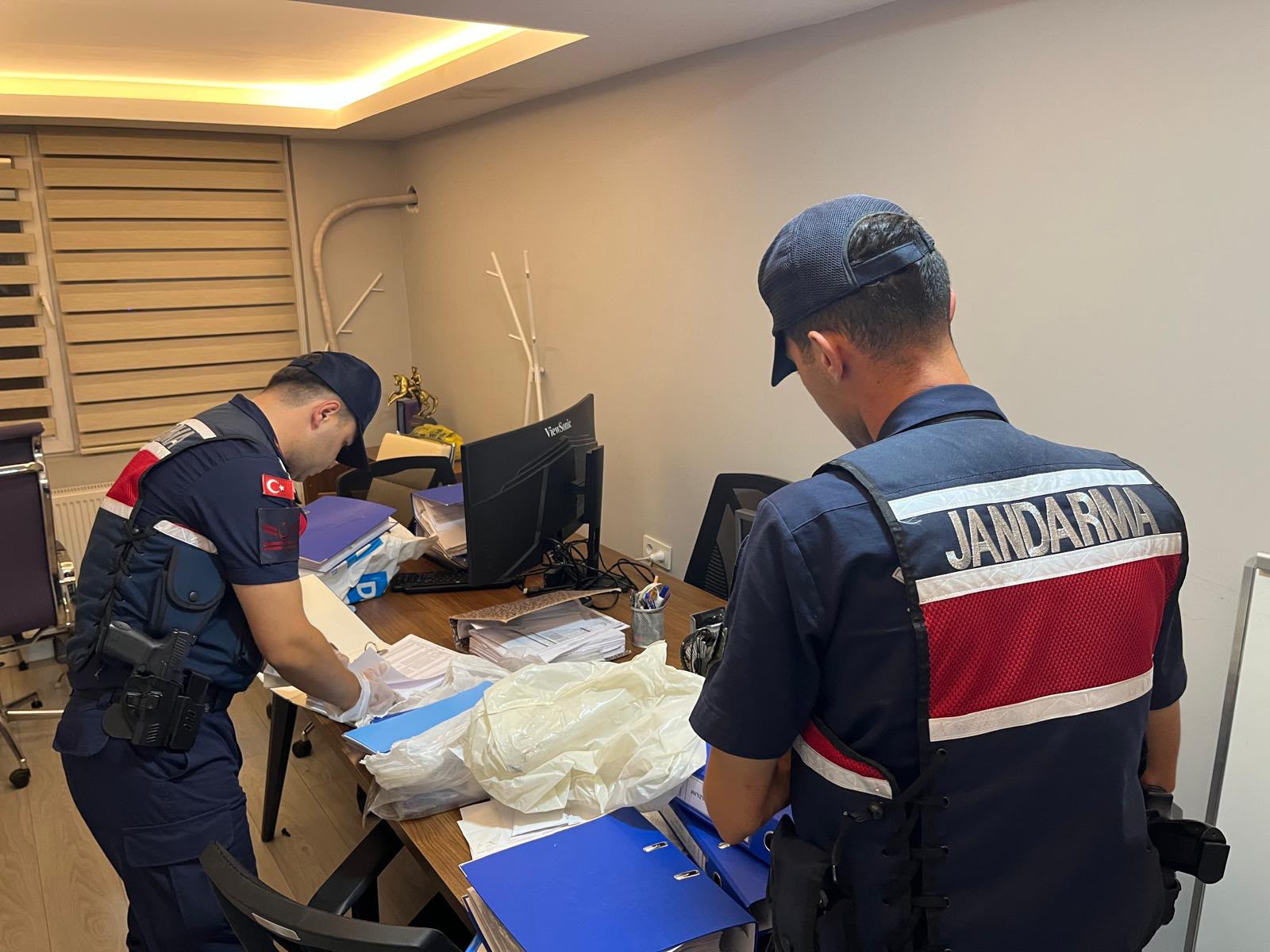 Operasyonda el konulan bilgisayar ve dijital materyaller