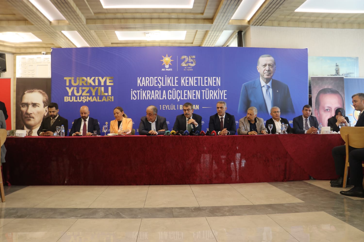 Bakan Yusuf Tekin, Batman Valiliği ziyaretinde