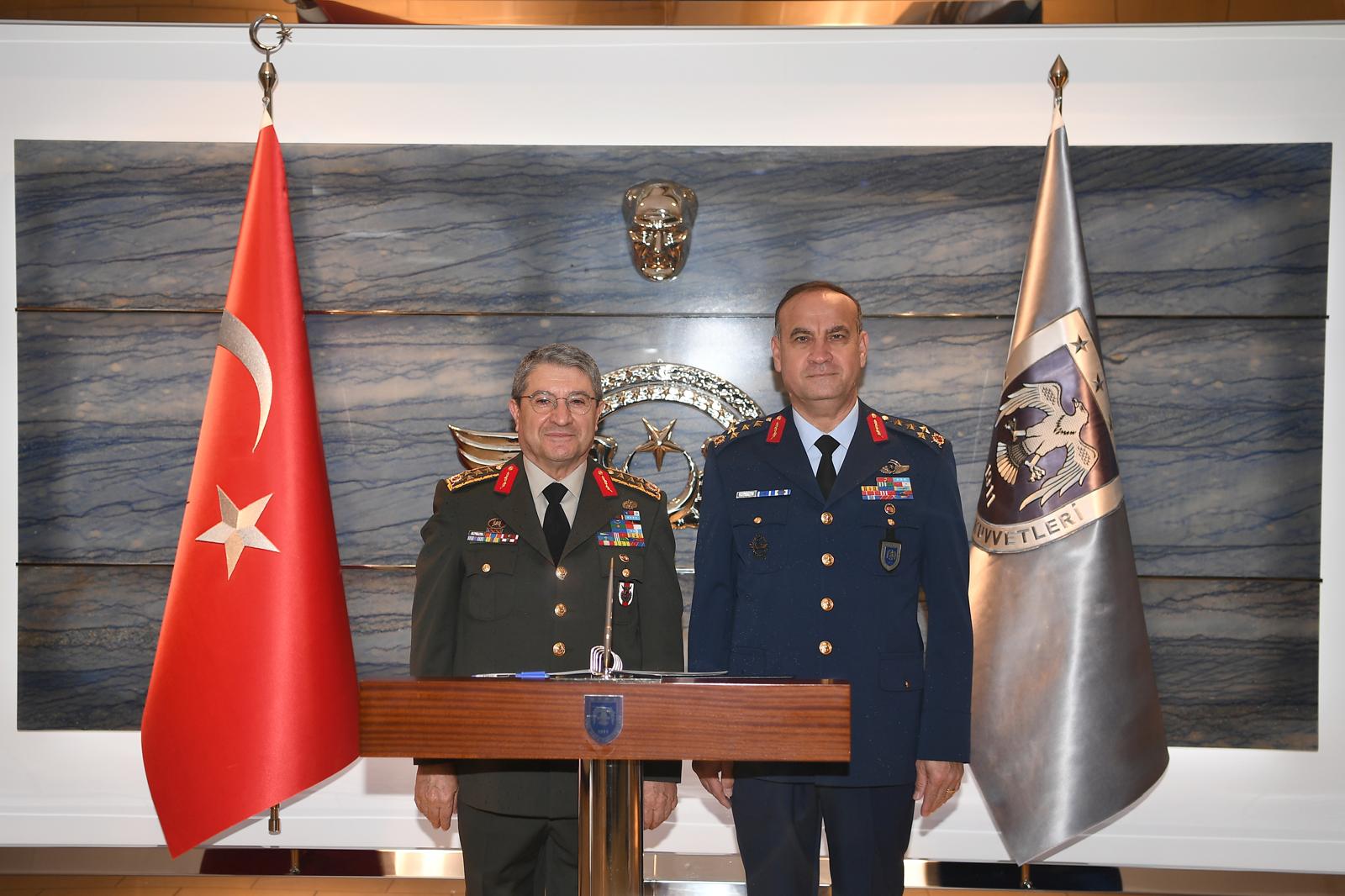 Deniz Kuvvetleri Komutanı Oramiral Ercüment Tatlıoğlu, Kara Kuvvetleri Komutanı Orgeneral Metin Tokel ve Hava Kuvvetleri Komutanı Orgeneral Rafet Dalkıran
