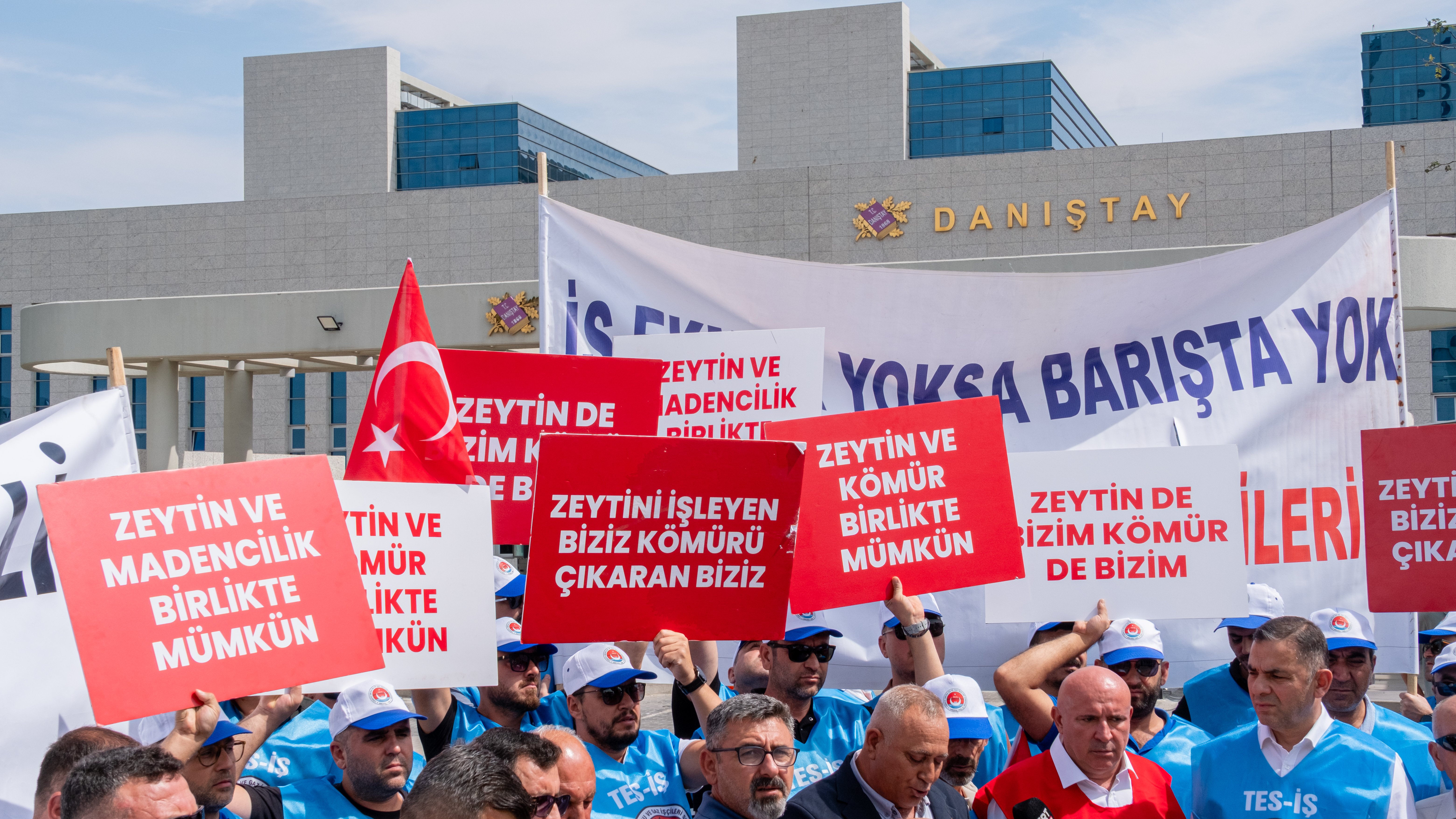 Muhtarlar ve işçiler Enerji ve Tabii Kaynaklar Bakan Yardımcısı Abdullah Tancan ile görüştü