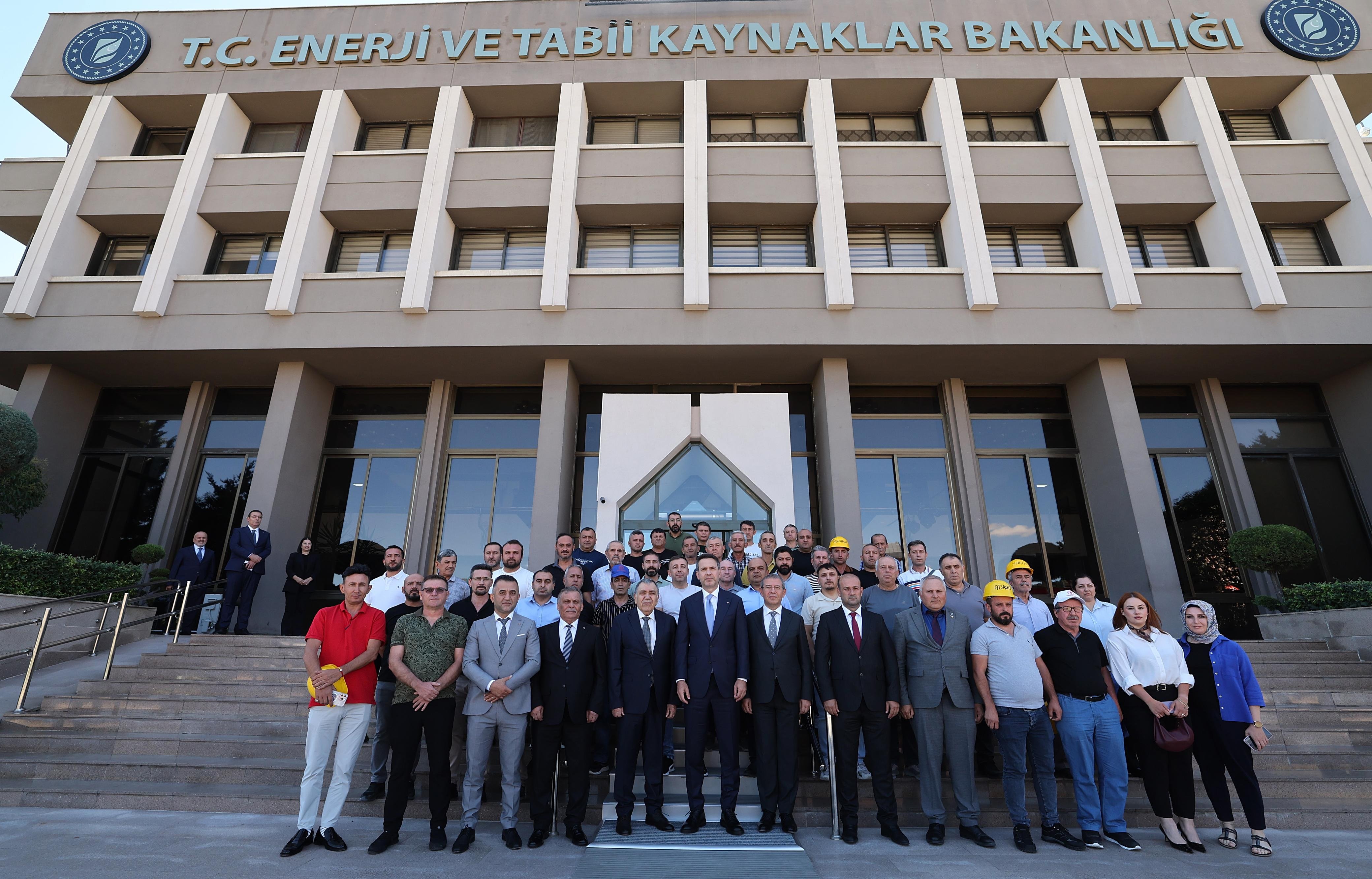 Bakan Bayraktar, Doruk Madencilik işçileriyle bir araya geldi