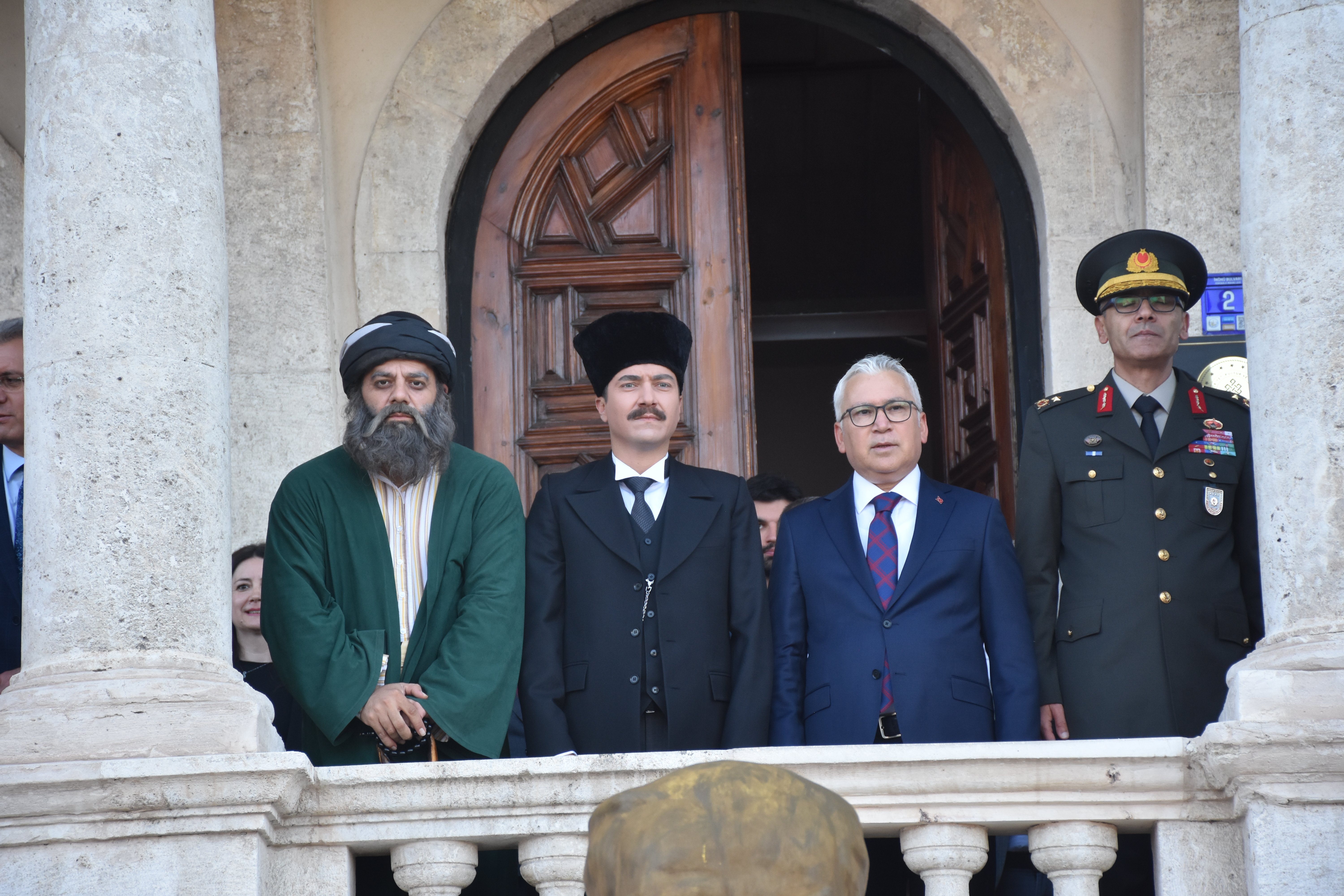 Halkın katılımıyla temsili karşılama