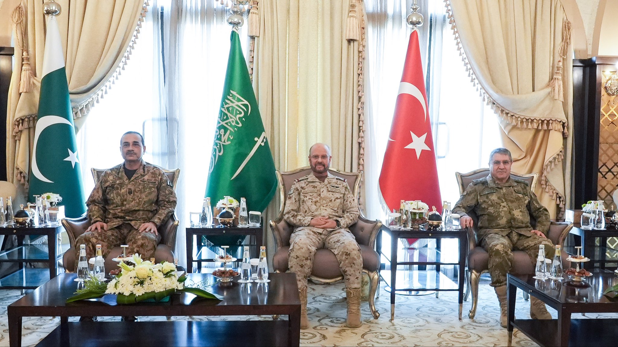 Genelkurmay Başkanı Orgeneral Selçuk Bayraktaroğlu, Mekke Ortak Savunma Anlaşması toplantısında