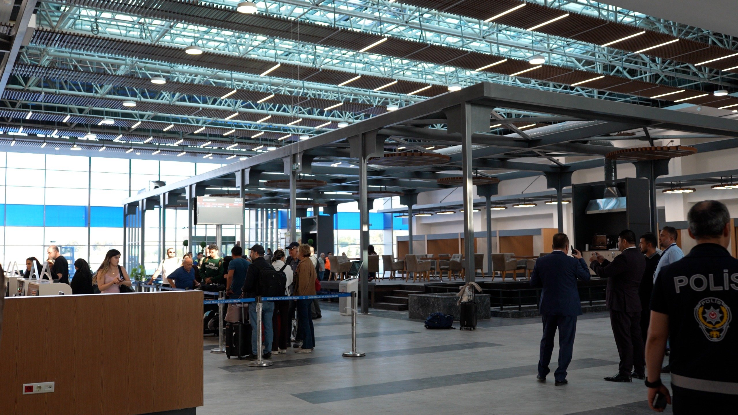 Malatya Havalimanı yeni terminal binası dış görünüm