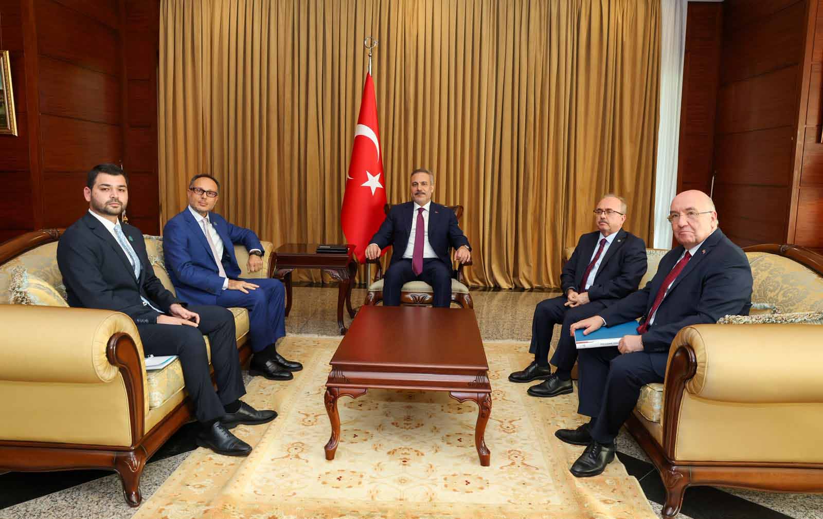 Hakan Fidan ve Ramil Hasan görüşmesi
