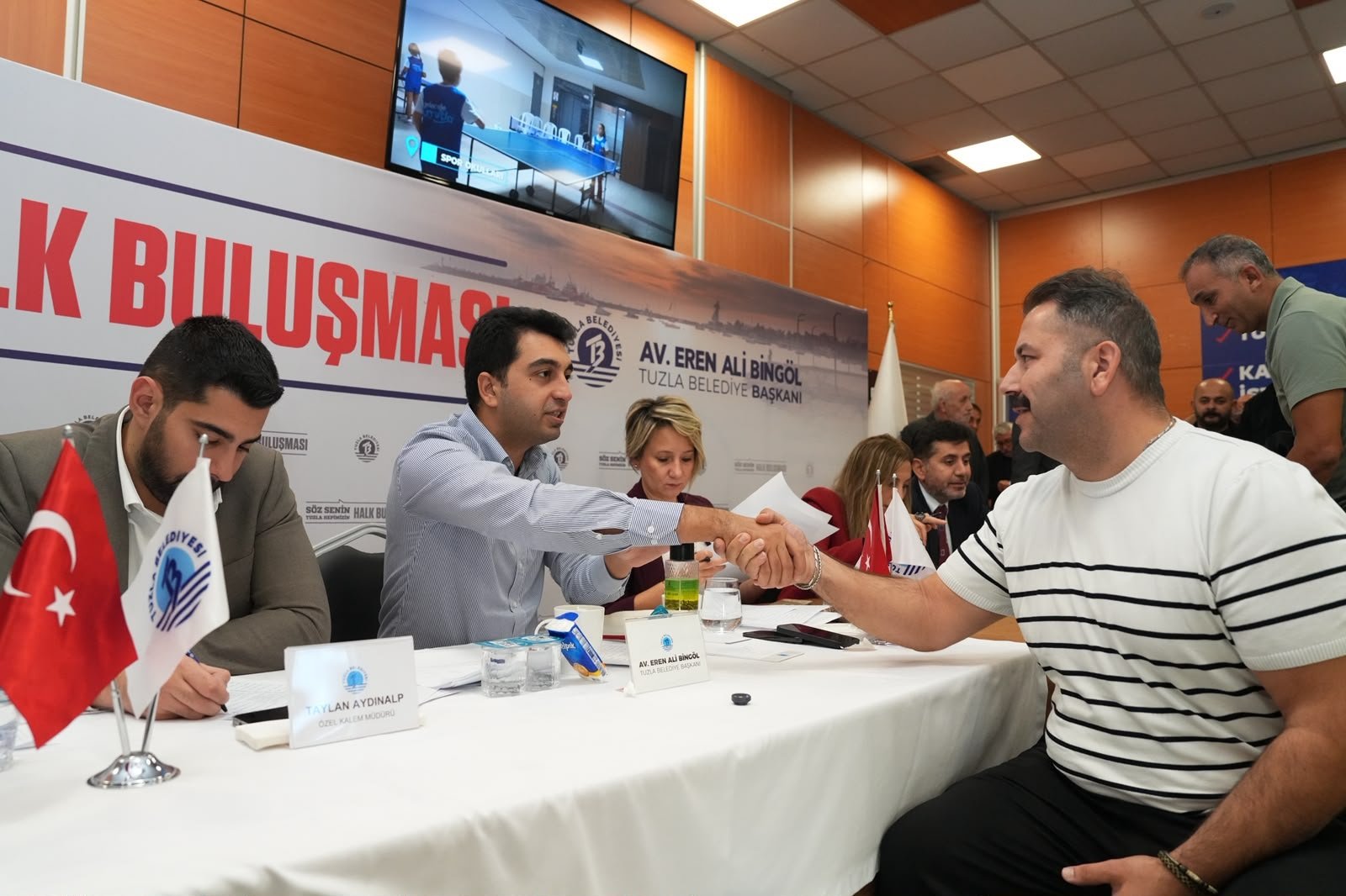 Vatandaşlar taleplerini iletiyor
