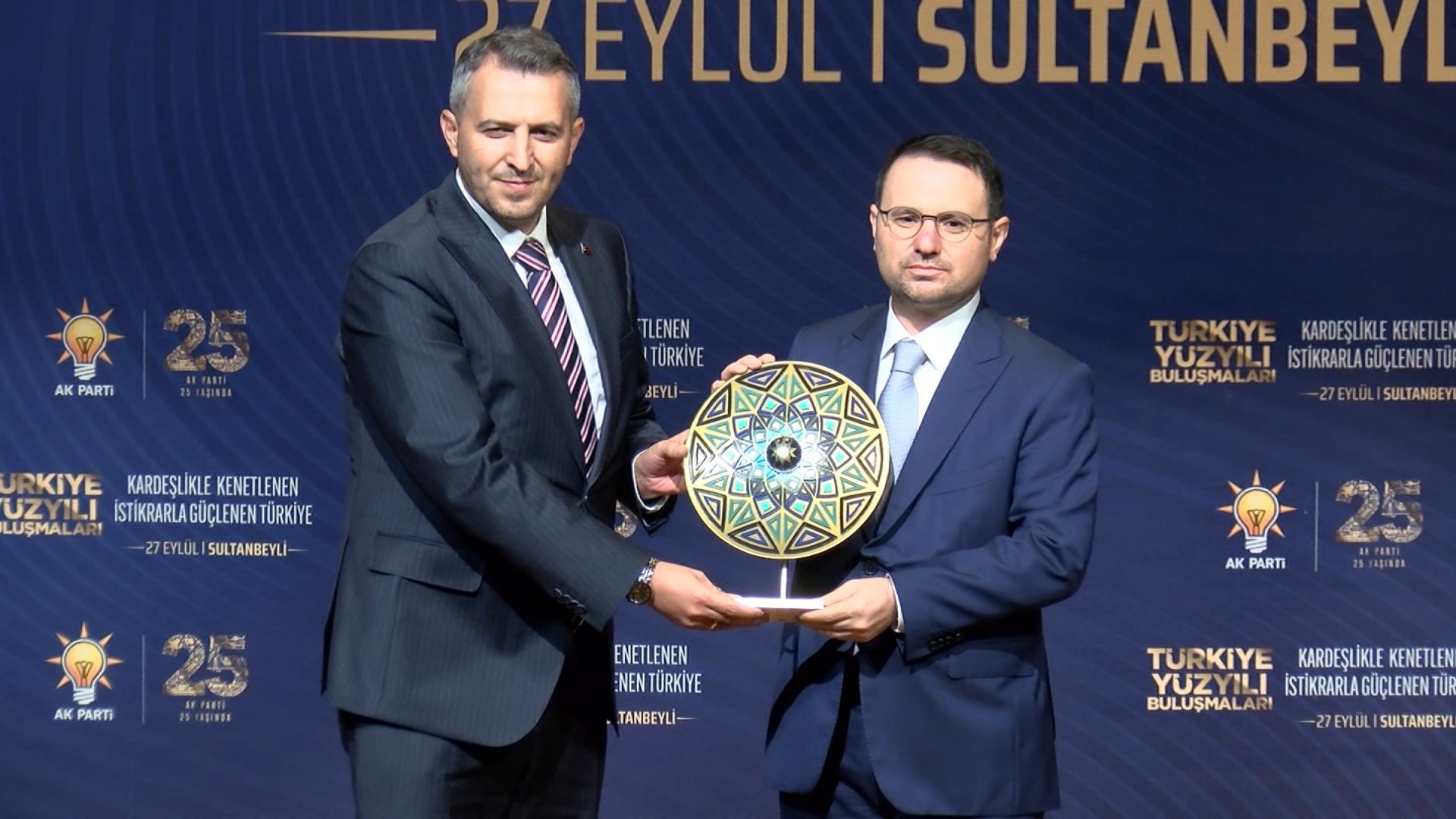 Adalet Bakanı Akın Gürlek, AK Parti Sultanbeyli İlçe Teşkilatı üyeleriyle buluştu