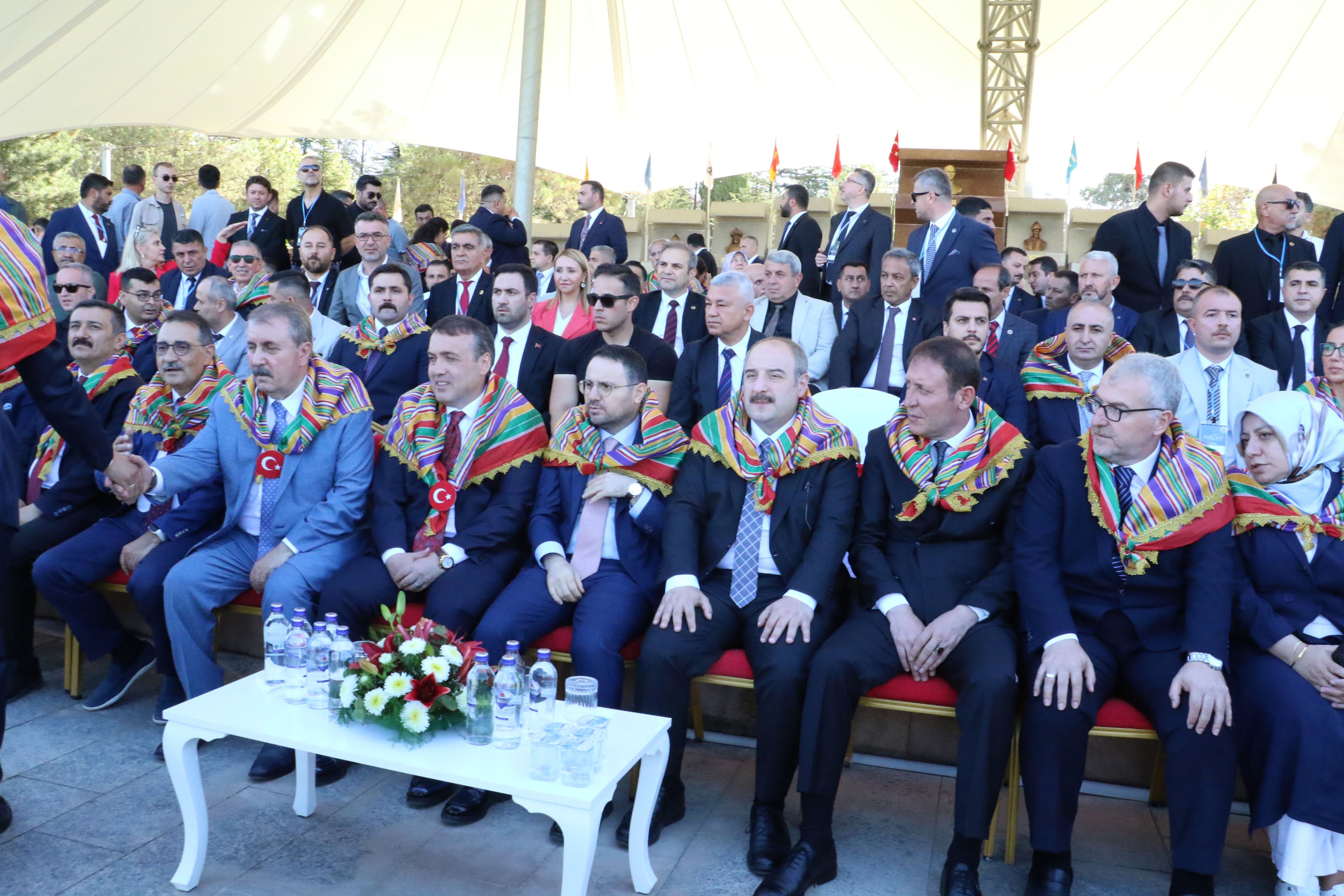 Resmi geçit töreni